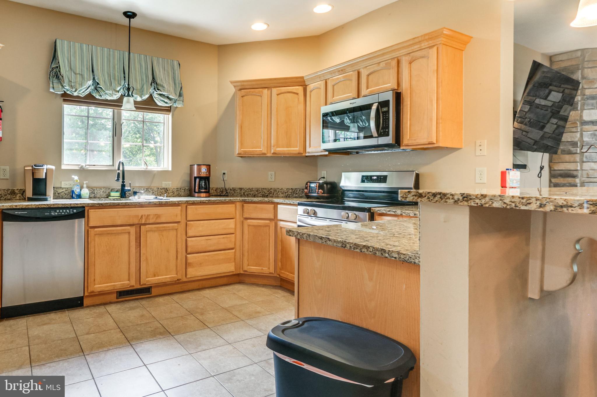 NORTH LAKE VILLAGE - Residential