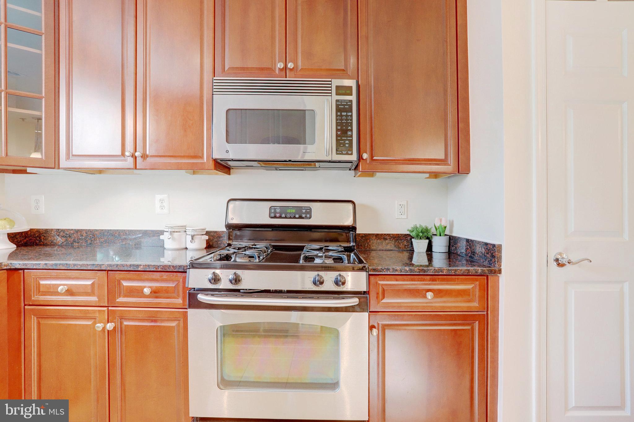 WEST VILLAGE OF SHIRLINGTON - Residential