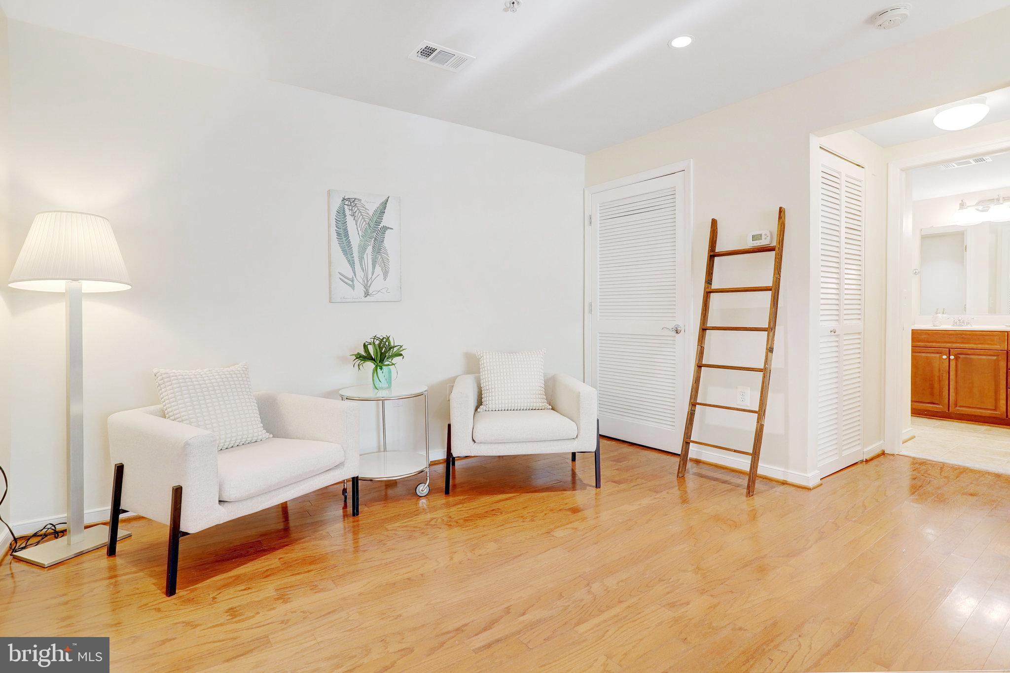 WEST VILLAGE OF SHIRLINGTON - Residential