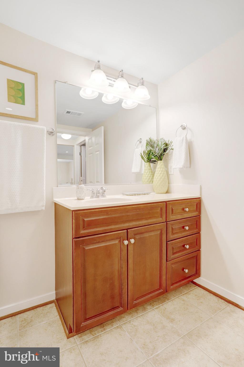 WEST VILLAGE OF SHIRLINGTON - Residential