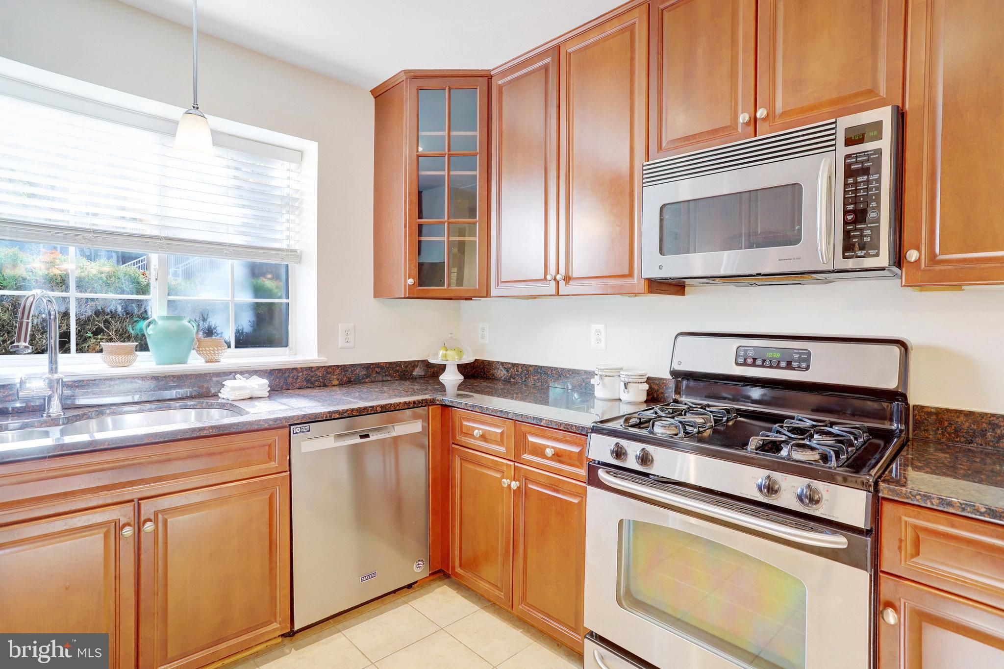 WEST VILLAGE OF SHIRLINGTON - Residential