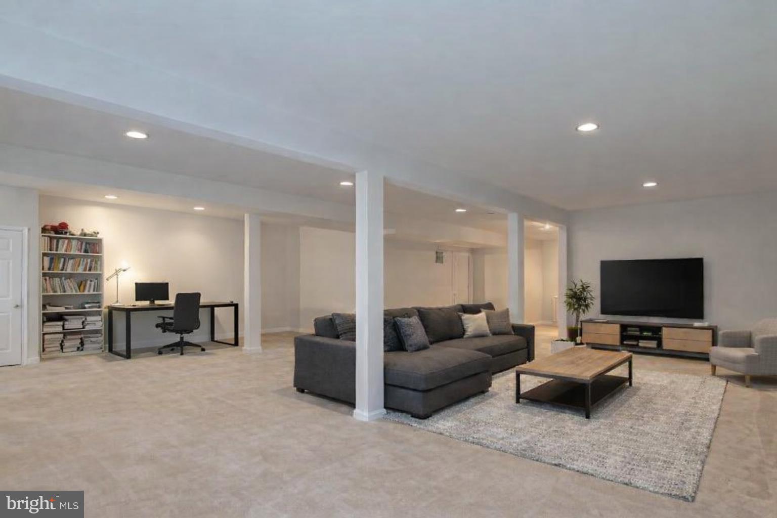 SOUTH RIDING - Residential