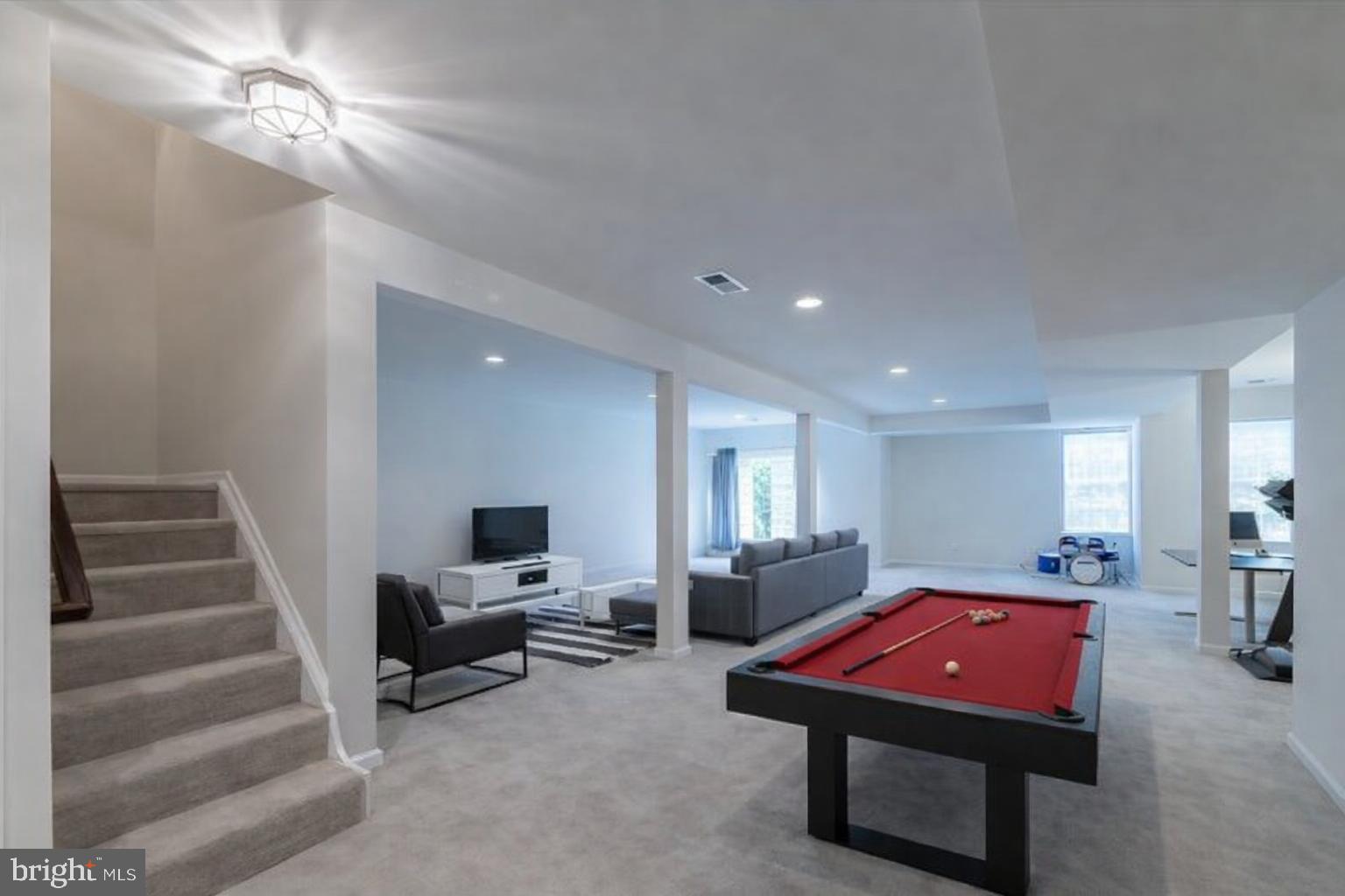 SOUTH RIDING - Residential