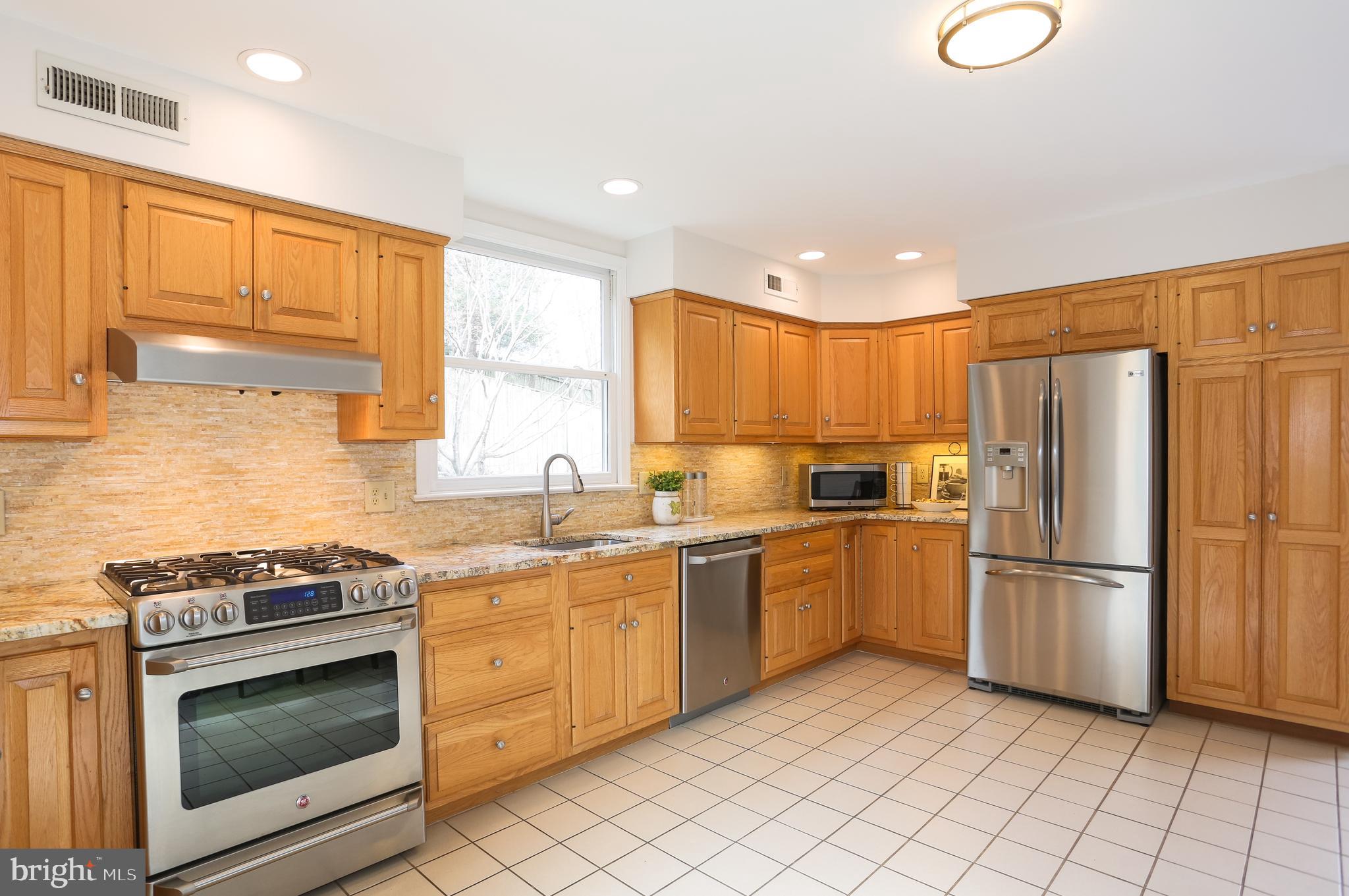 WAVERLY HILLS - Residential