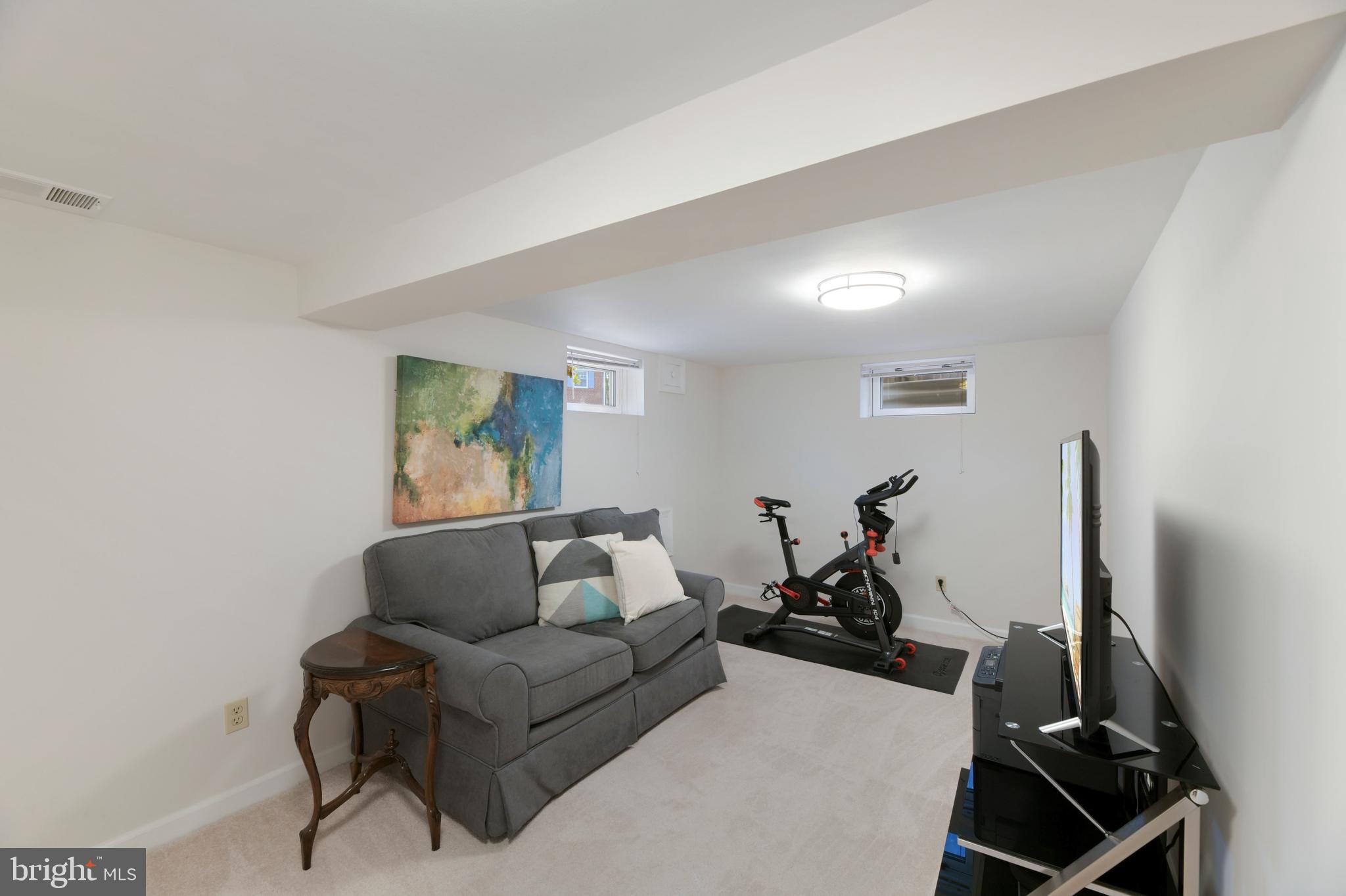 WAVERLY HILLS - Residential