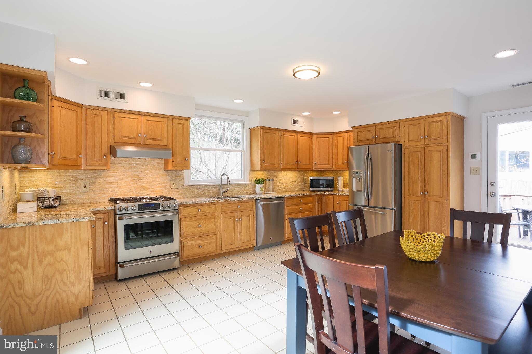 WAVERLY HILLS - Residential