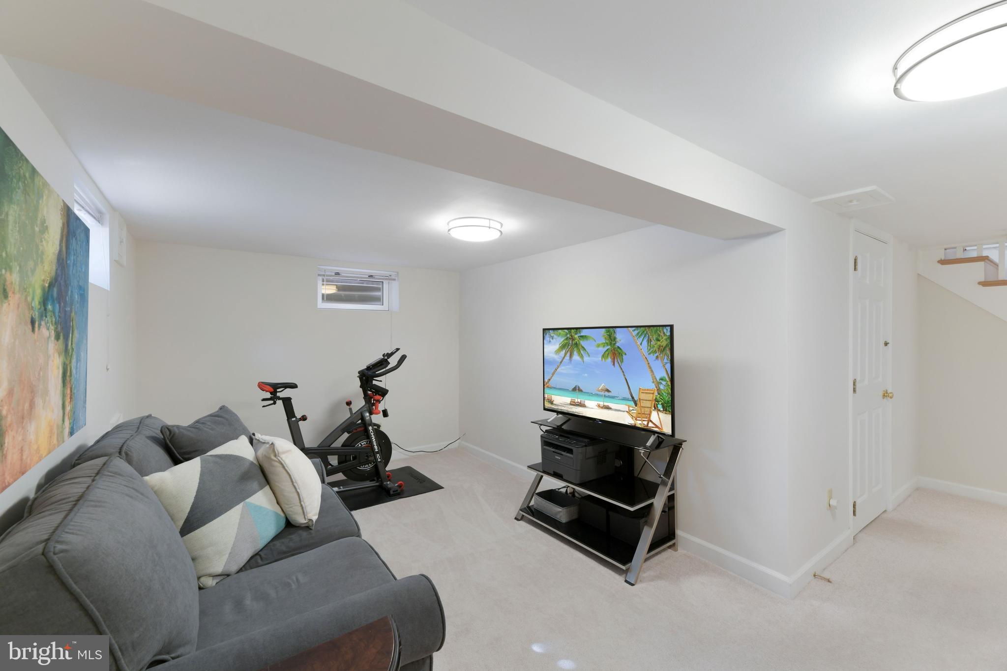 WAVERLY HILLS - Residential