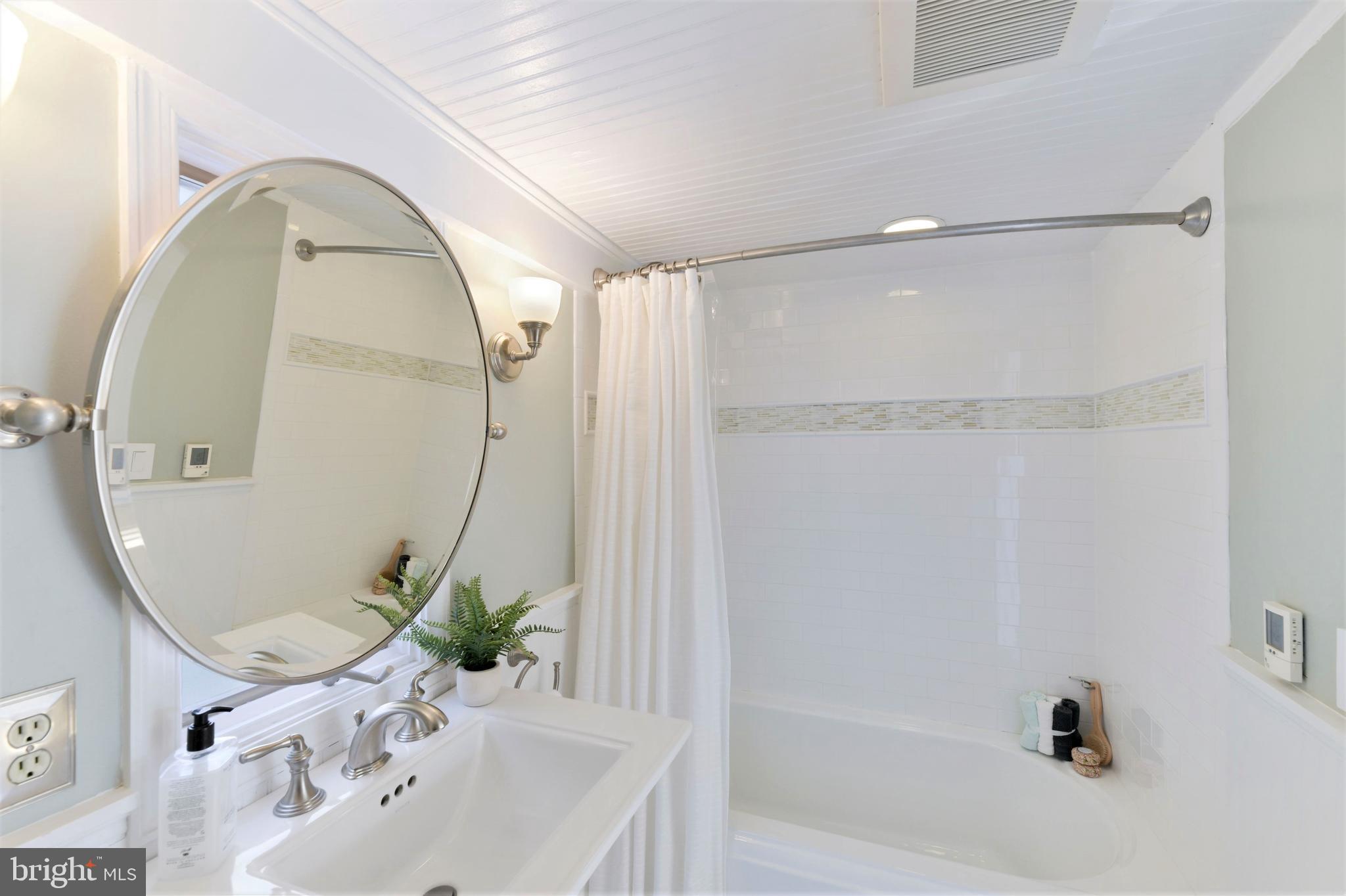 WAVERLY HILLS - Residential