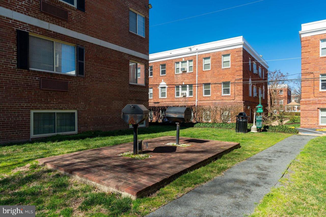 BEARINGS SOUTH - Residential Lease