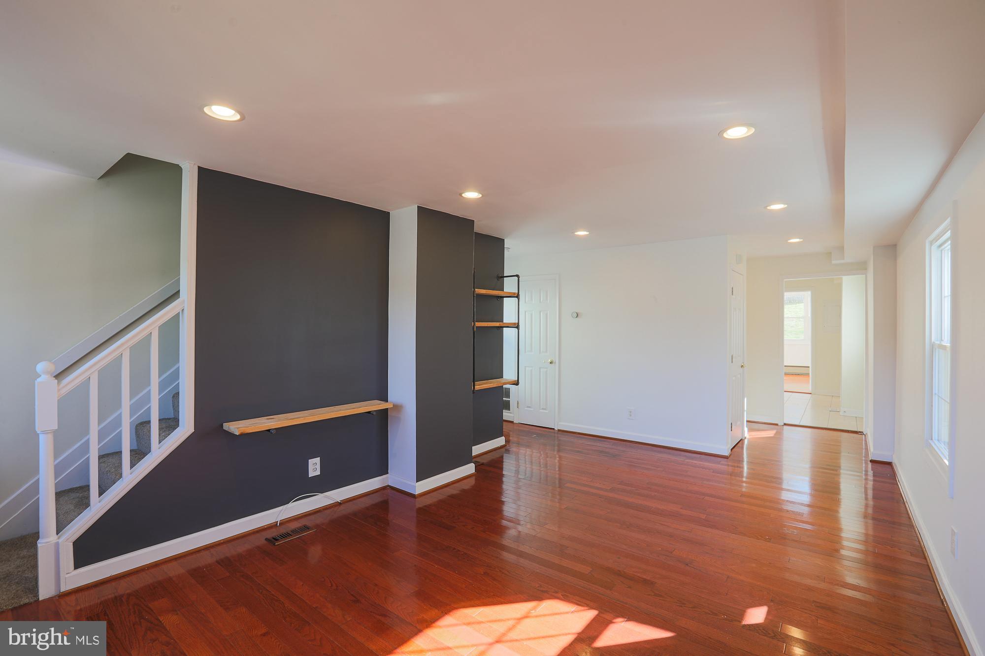 MOUNT WASHINGTON - Commercial Sale