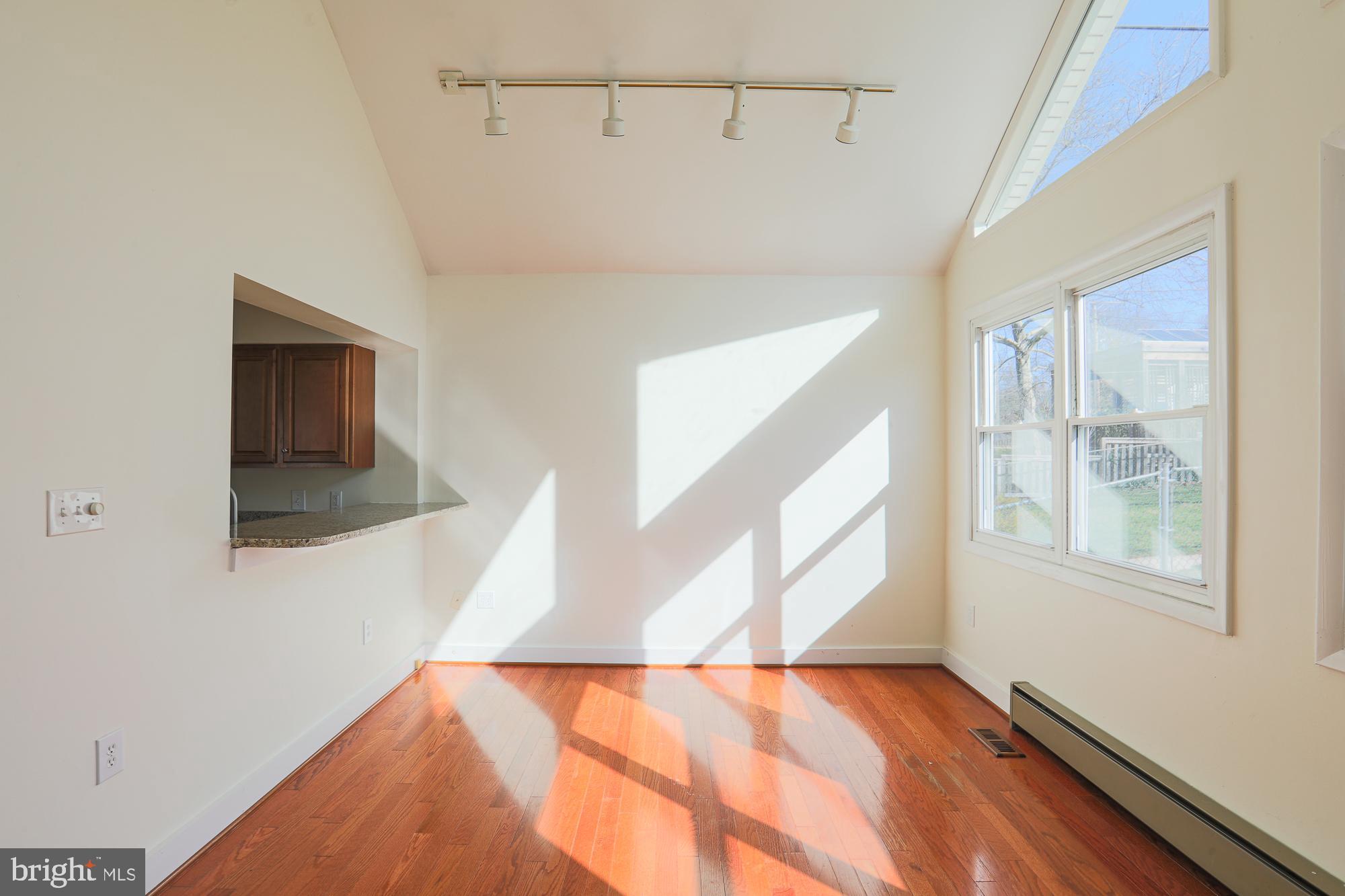 MOUNT WASHINGTON - Commercial Sale