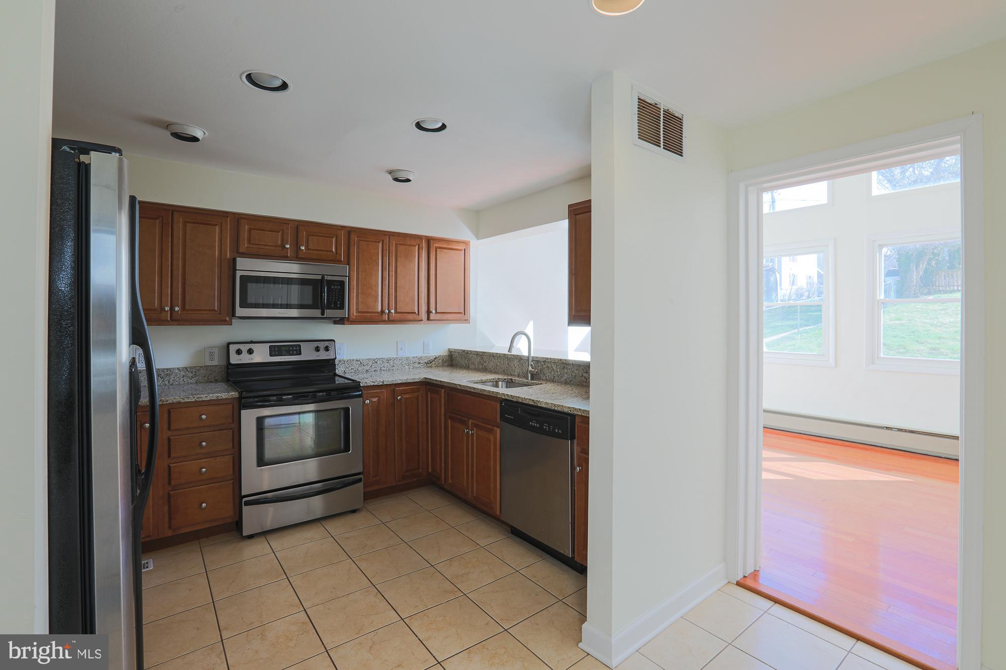 MOUNT WASHINGTON - Commercial Sale