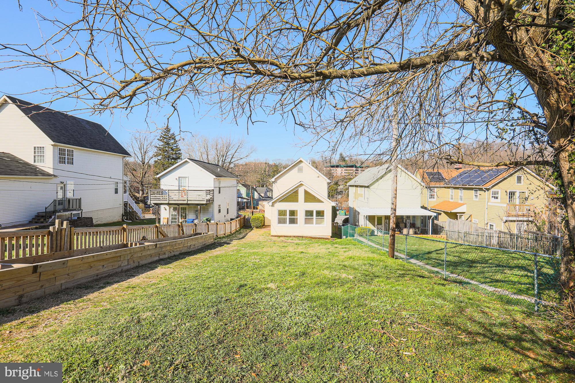 MOUNT WASHINGTON - Commercial Sale