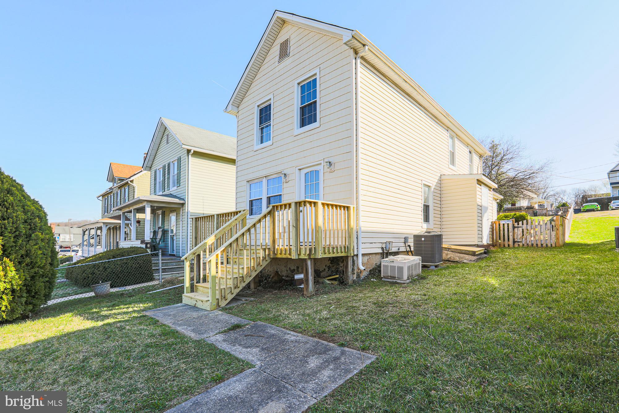 MOUNT WASHINGTON - Commercial Sale