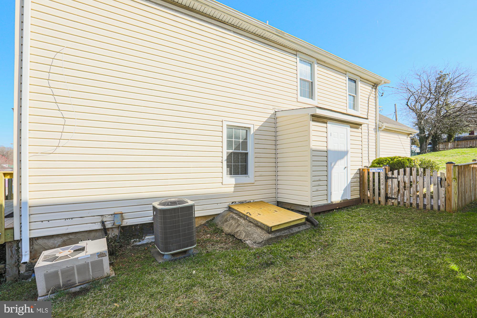 MOUNT WASHINGTON - Commercial Sale