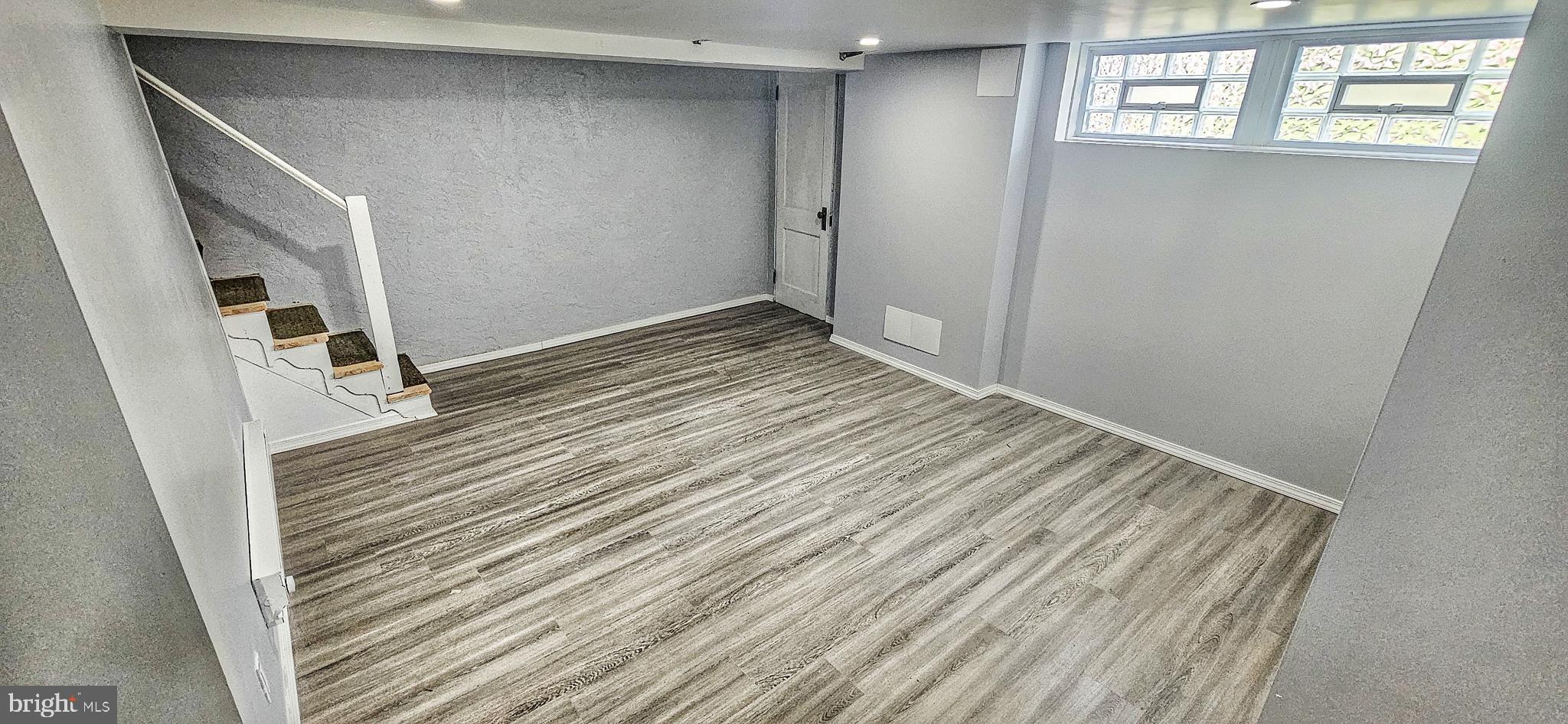 WEST OAK LANE - Residential Lease