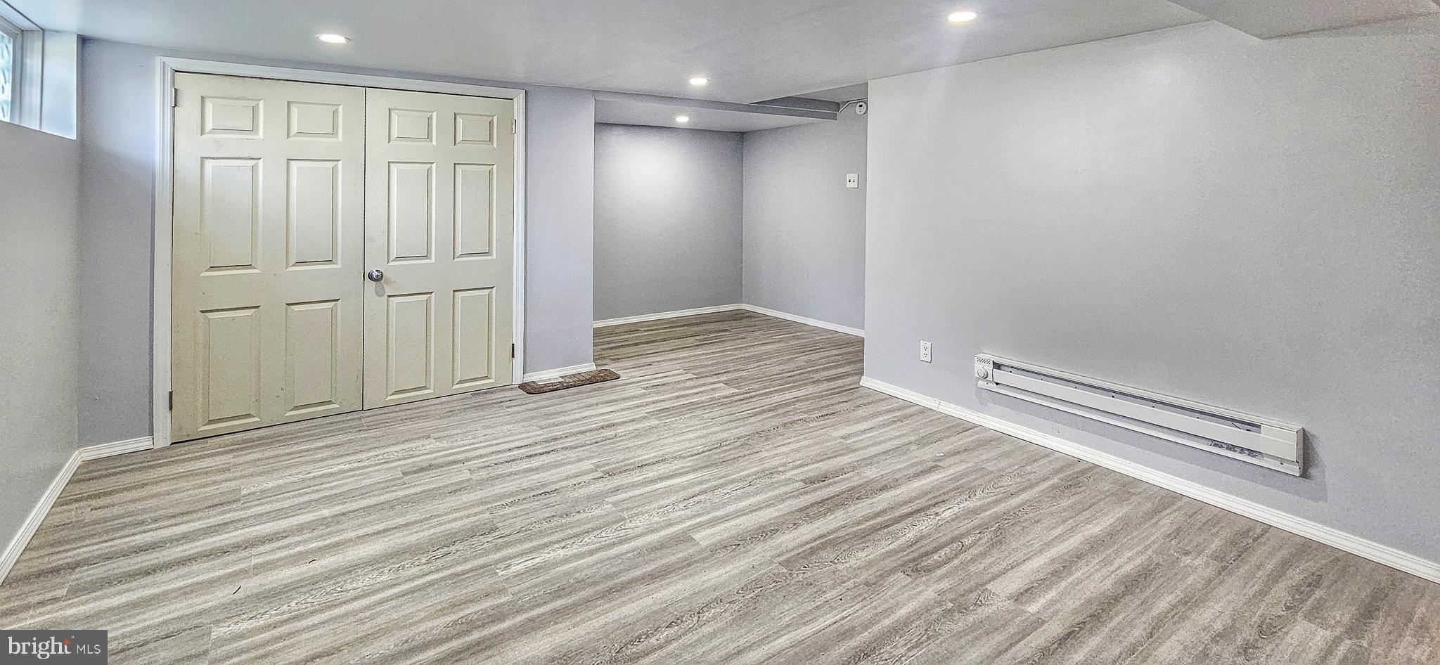 WEST OAK LANE - Residential Lease