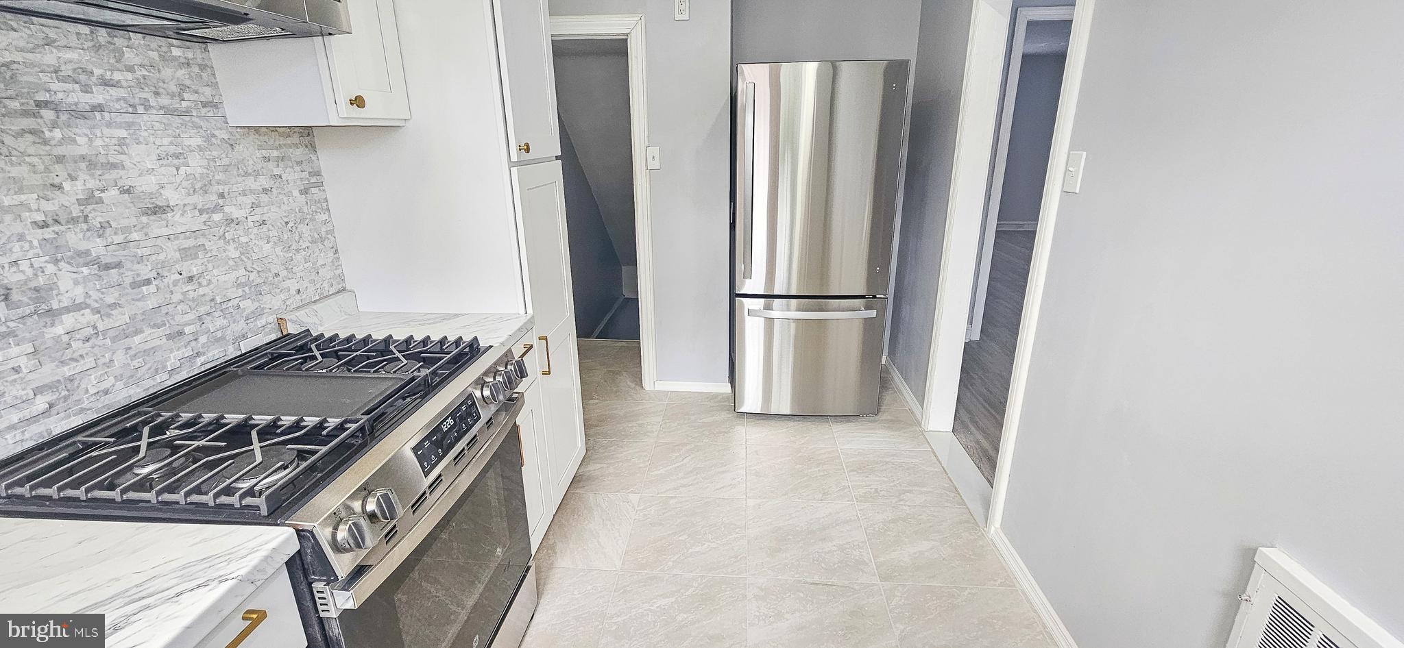 WEST OAK LANE - Residential Lease