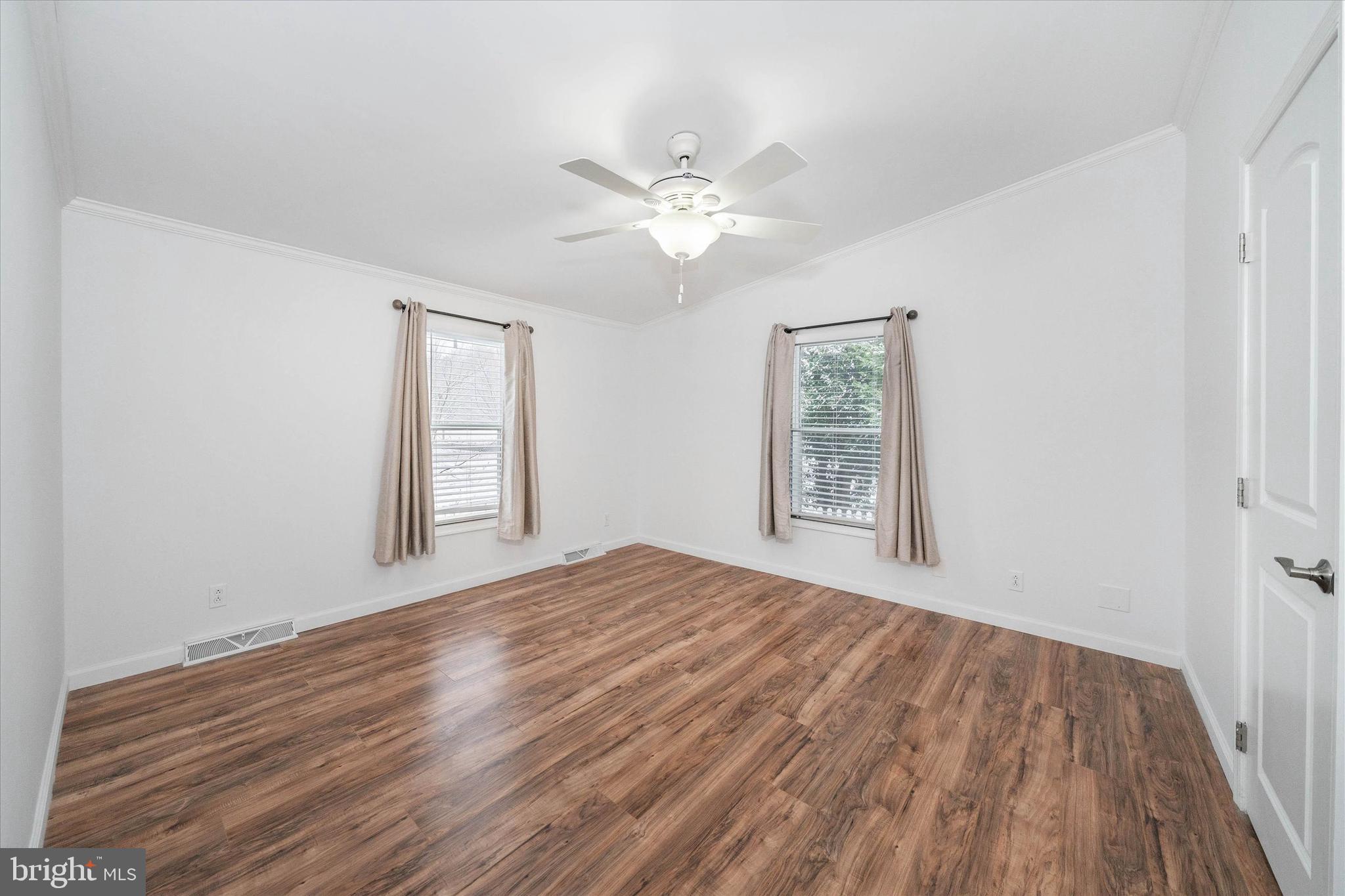 ANGOLA ESTATES - Residential