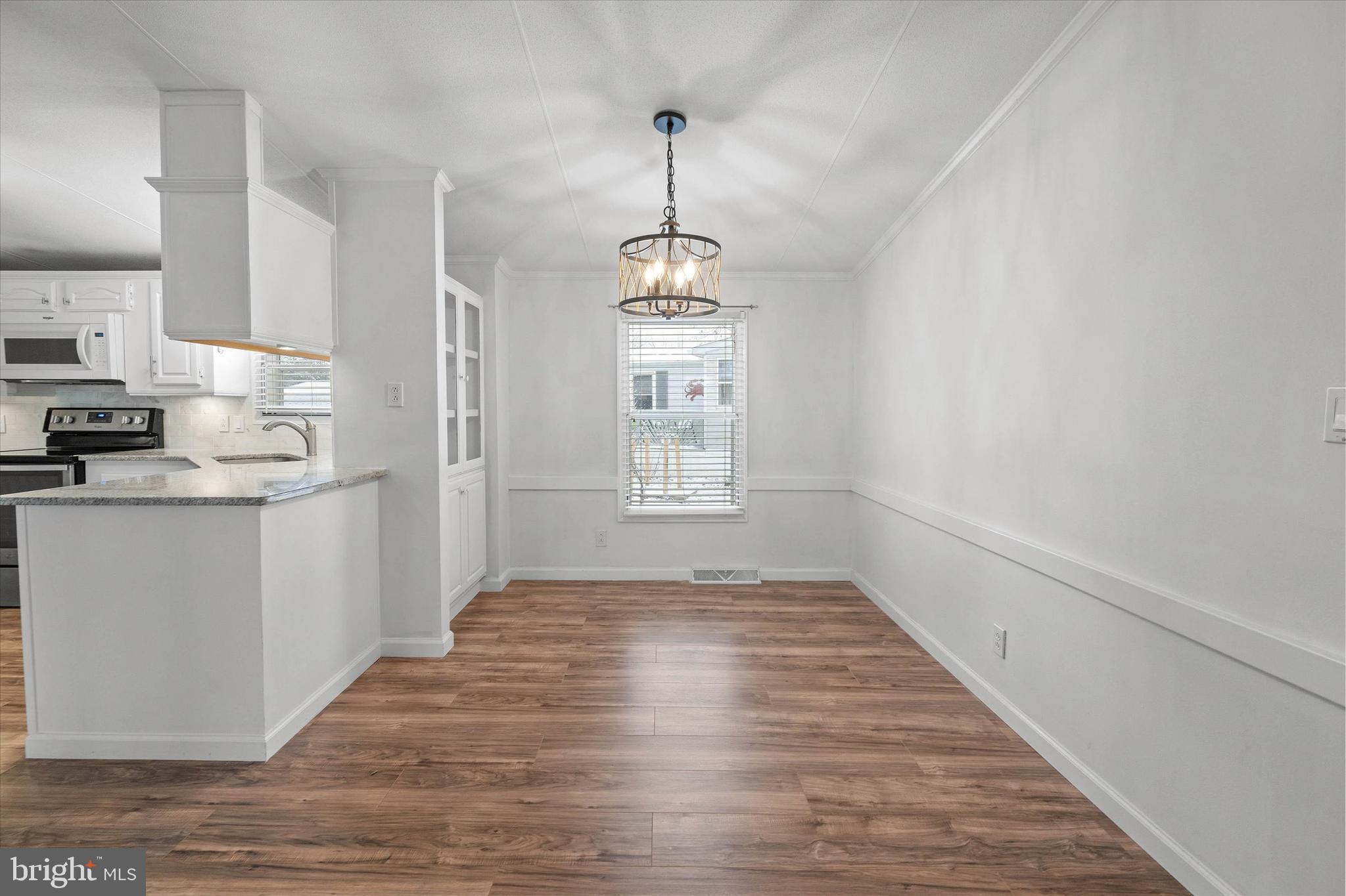 ANGOLA ESTATES - Residential