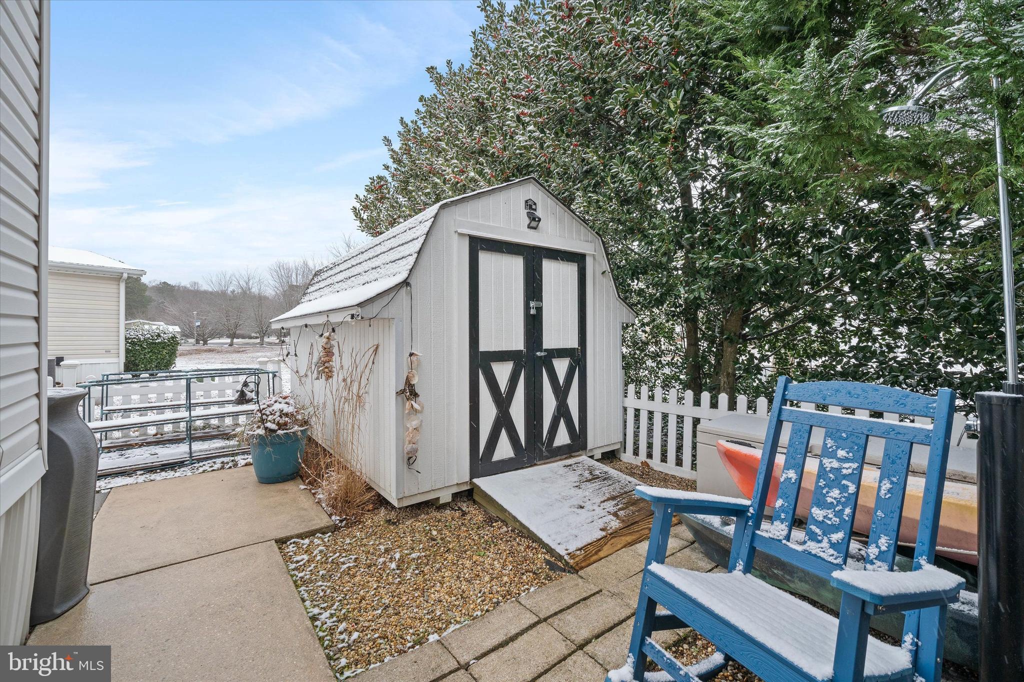 ANGOLA ESTATES - Residential