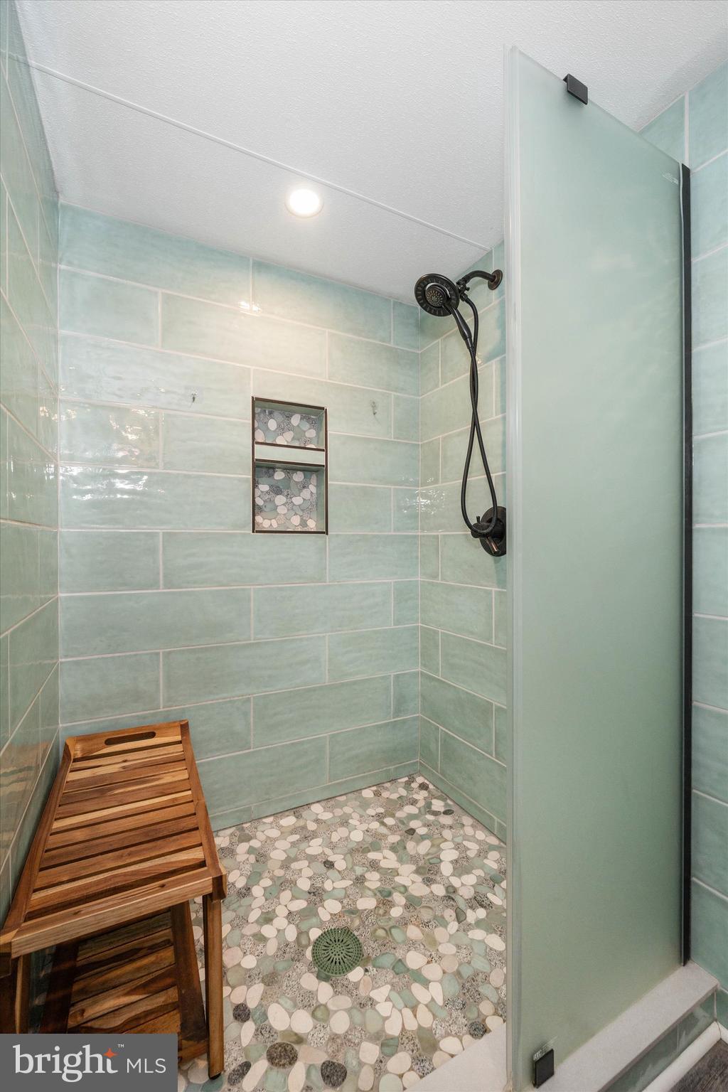 ANGOLA ESTATES - Residential