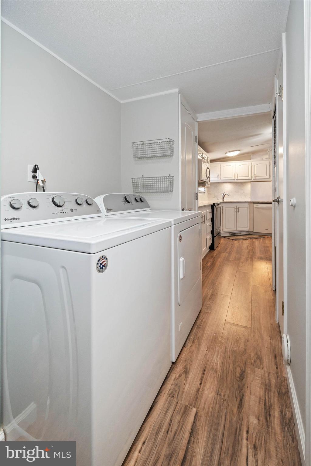 ANGOLA ESTATES - Residential