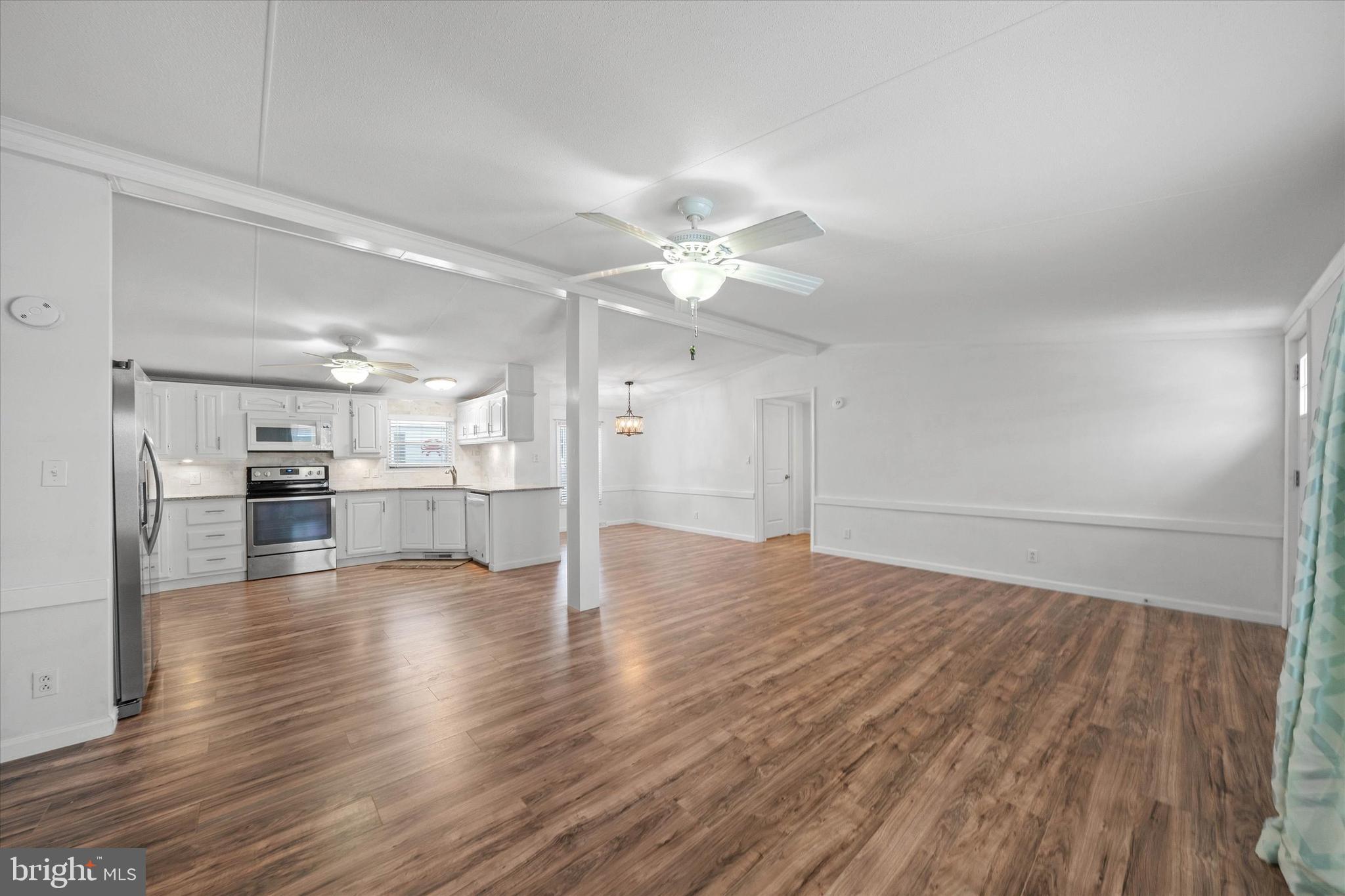 ANGOLA ESTATES - Residential