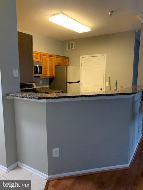 GATES OF MCLEAN - Residential Lease