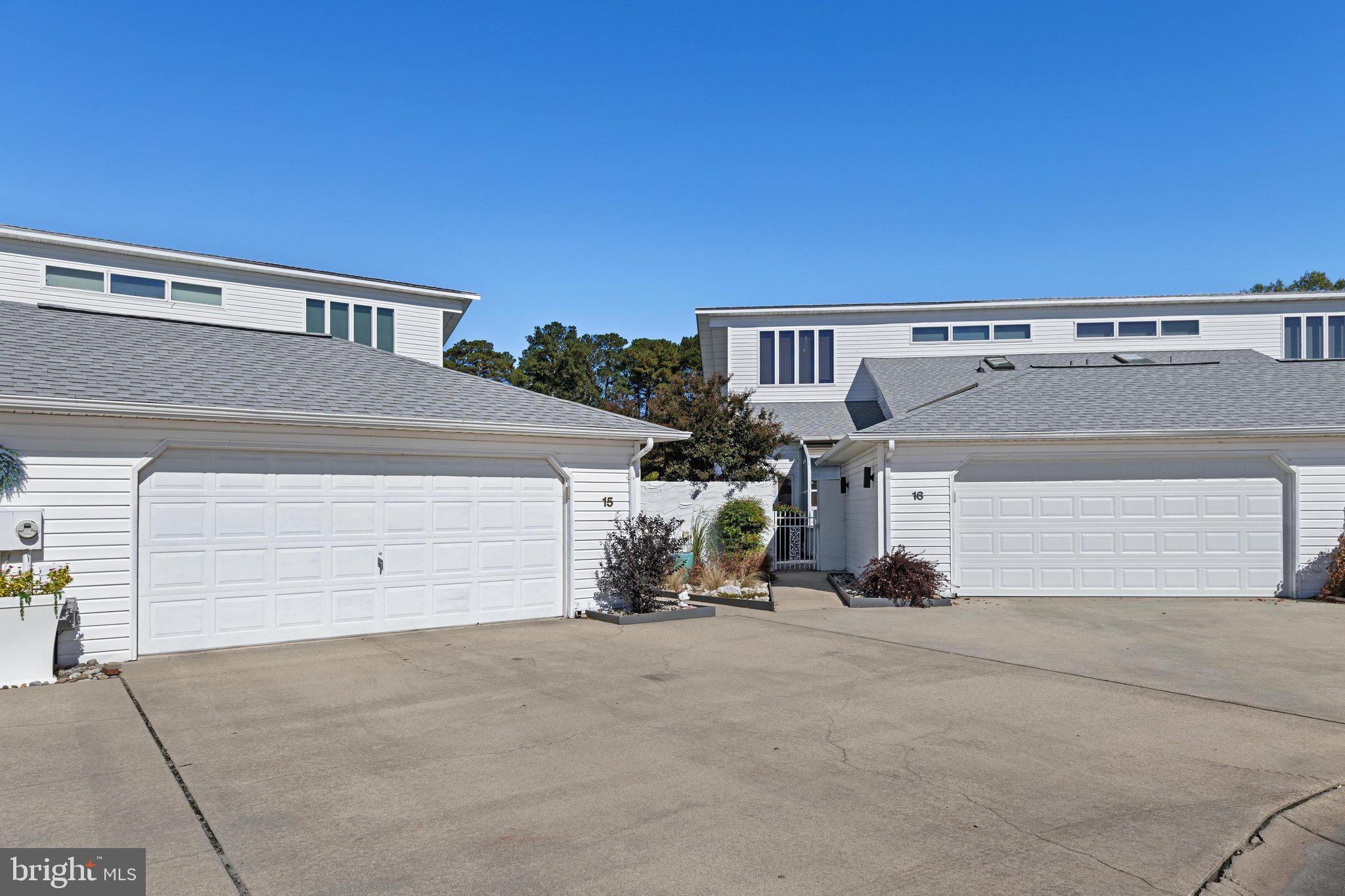 15 HUNTERS POINT 15
