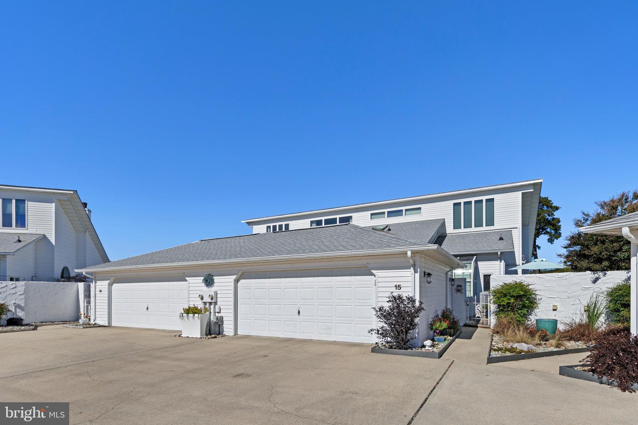 15 HUNTERS POINT 15