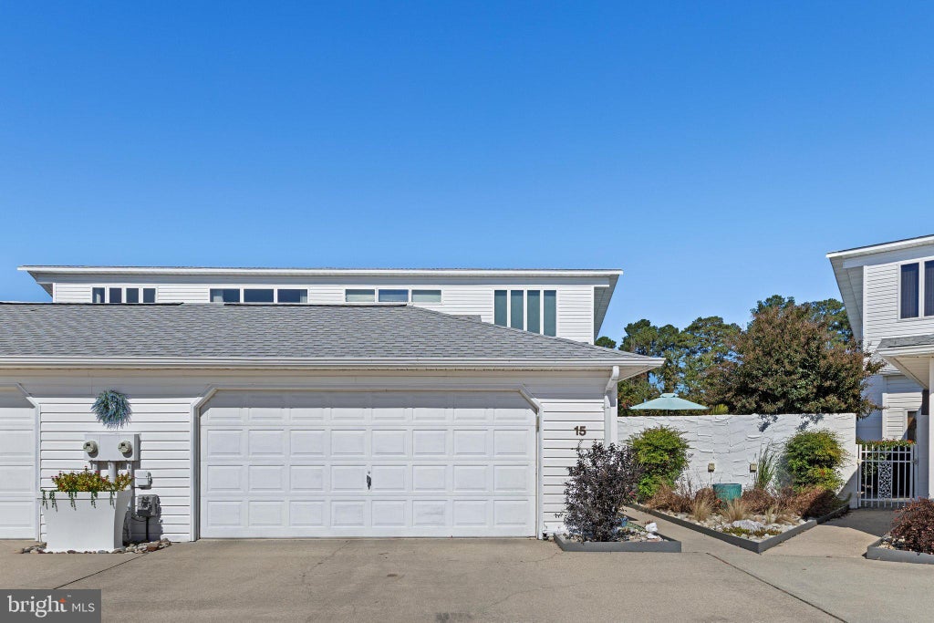 Photo of 15 Hunters Point #15, MILLSBORO, DE 19966 (MLS # DESU2122748)