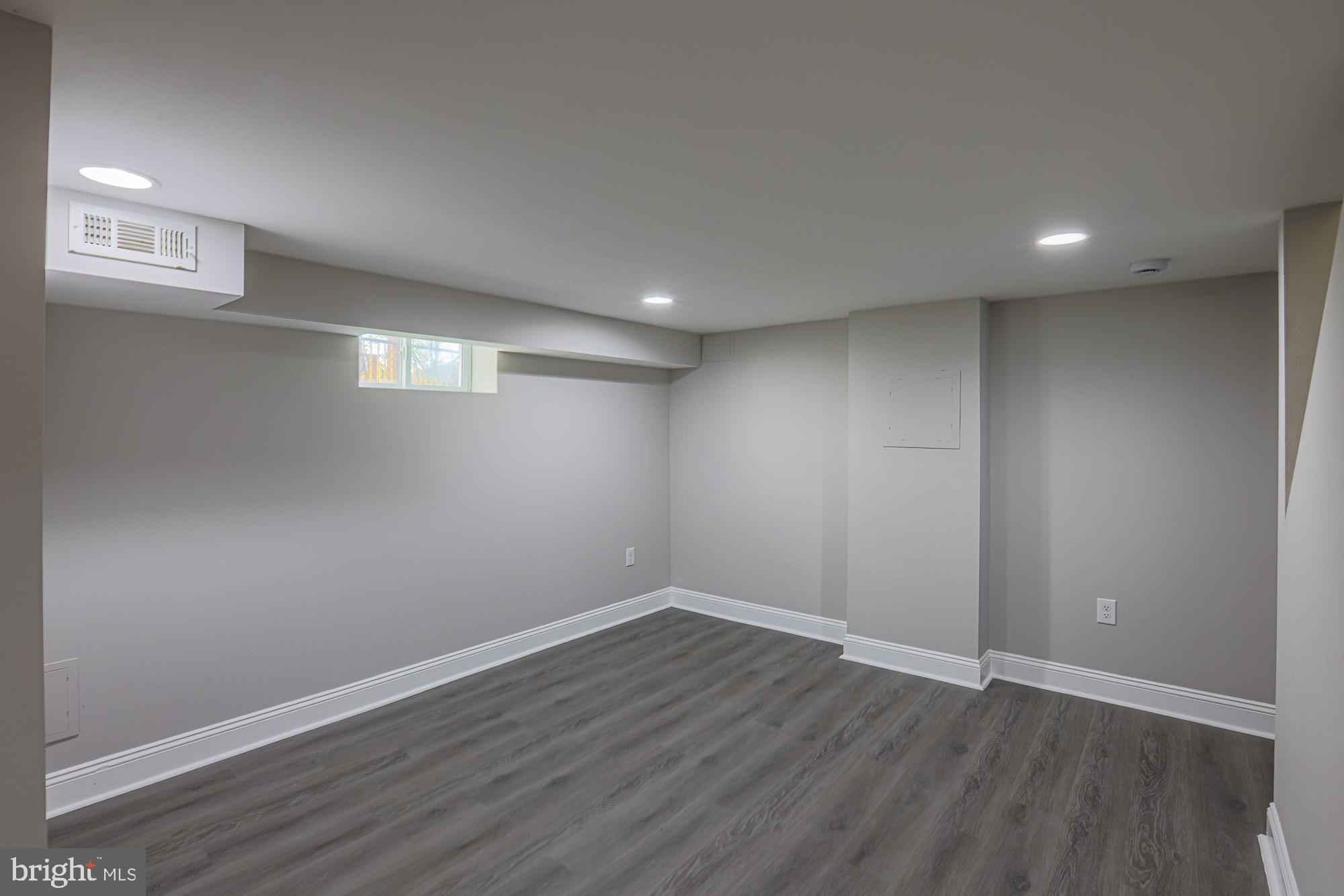 NORTH POINT VILLAGE - Residential