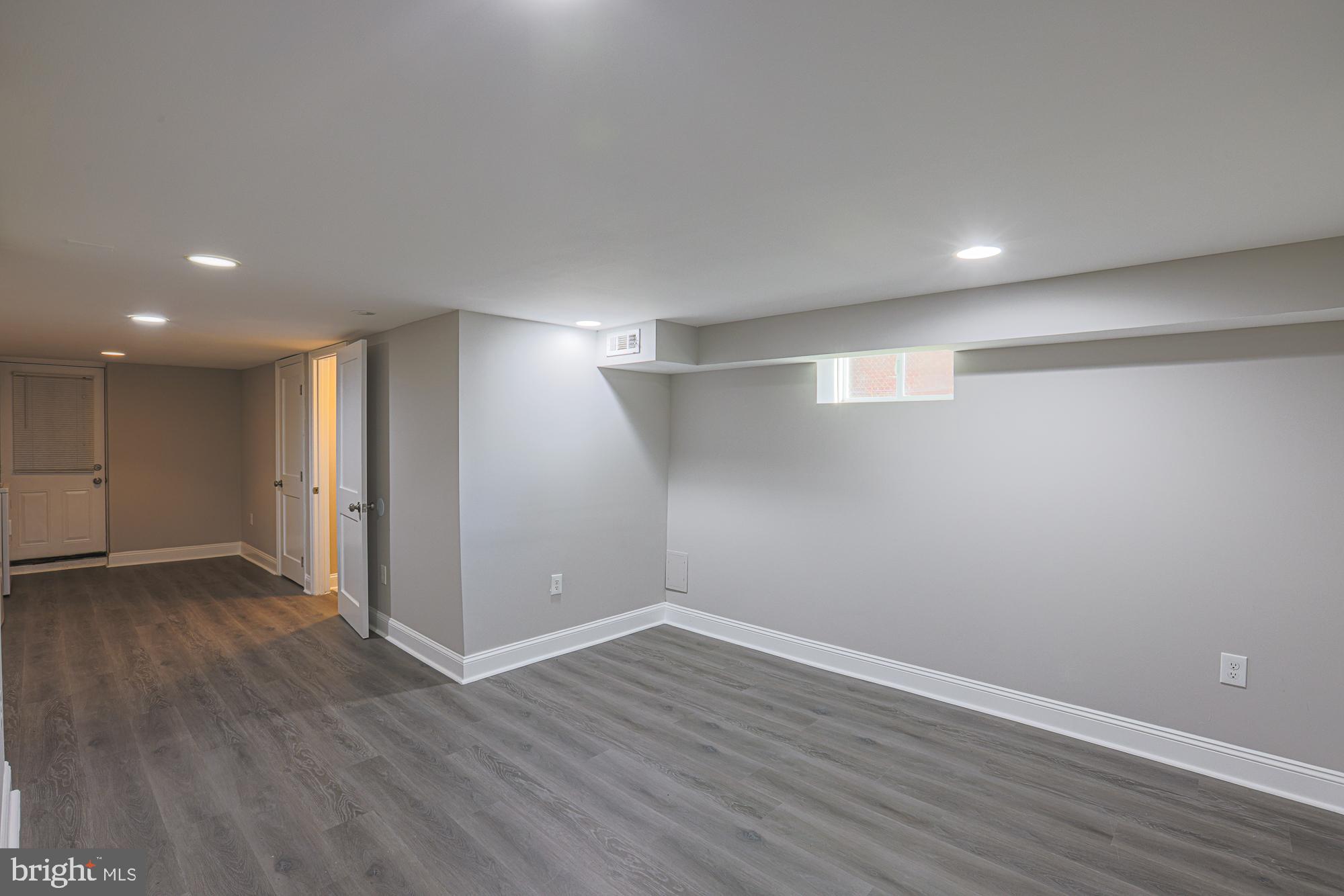 NORTH POINT VILLAGE - Residential