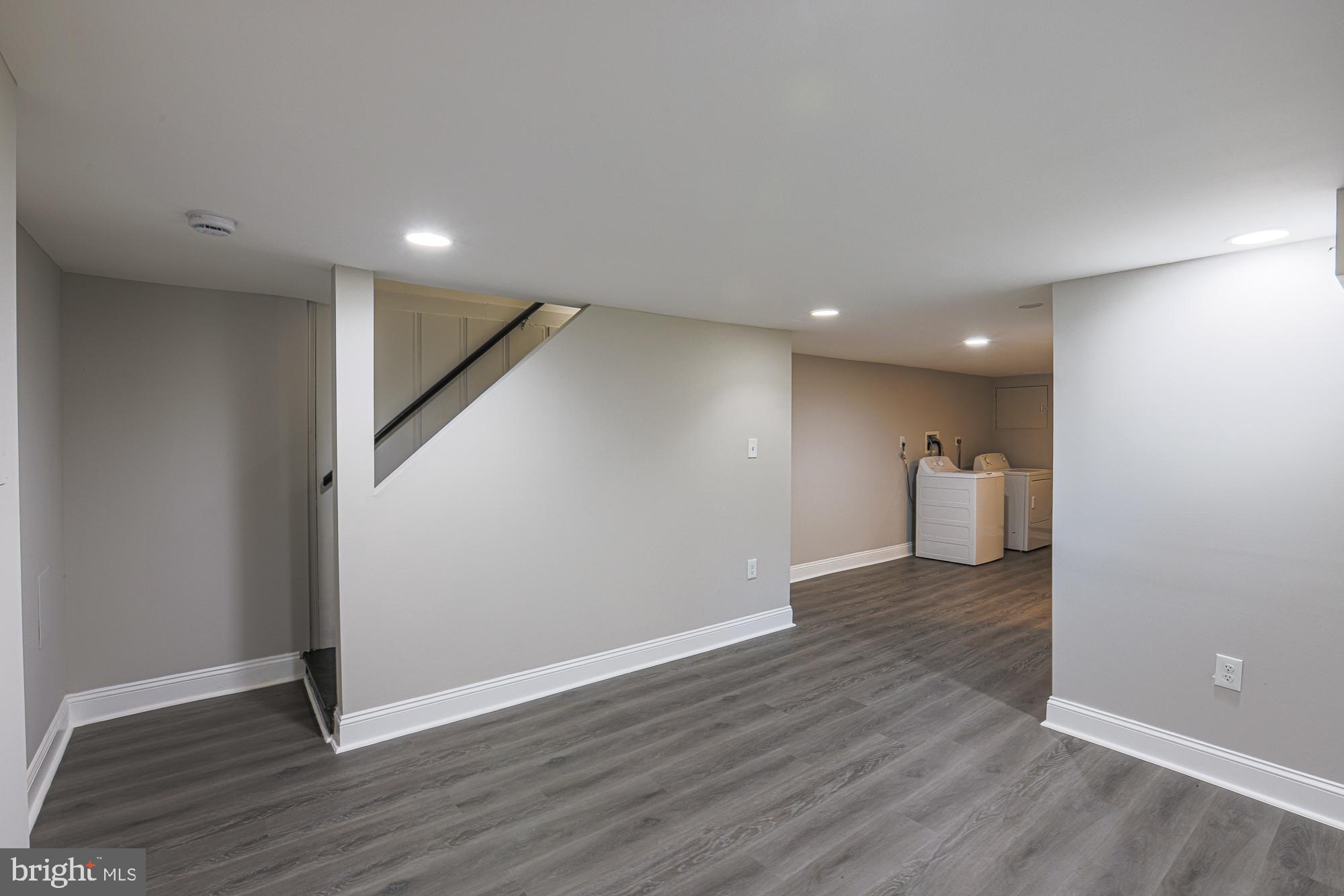 NORTH POINT VILLAGE - Residential