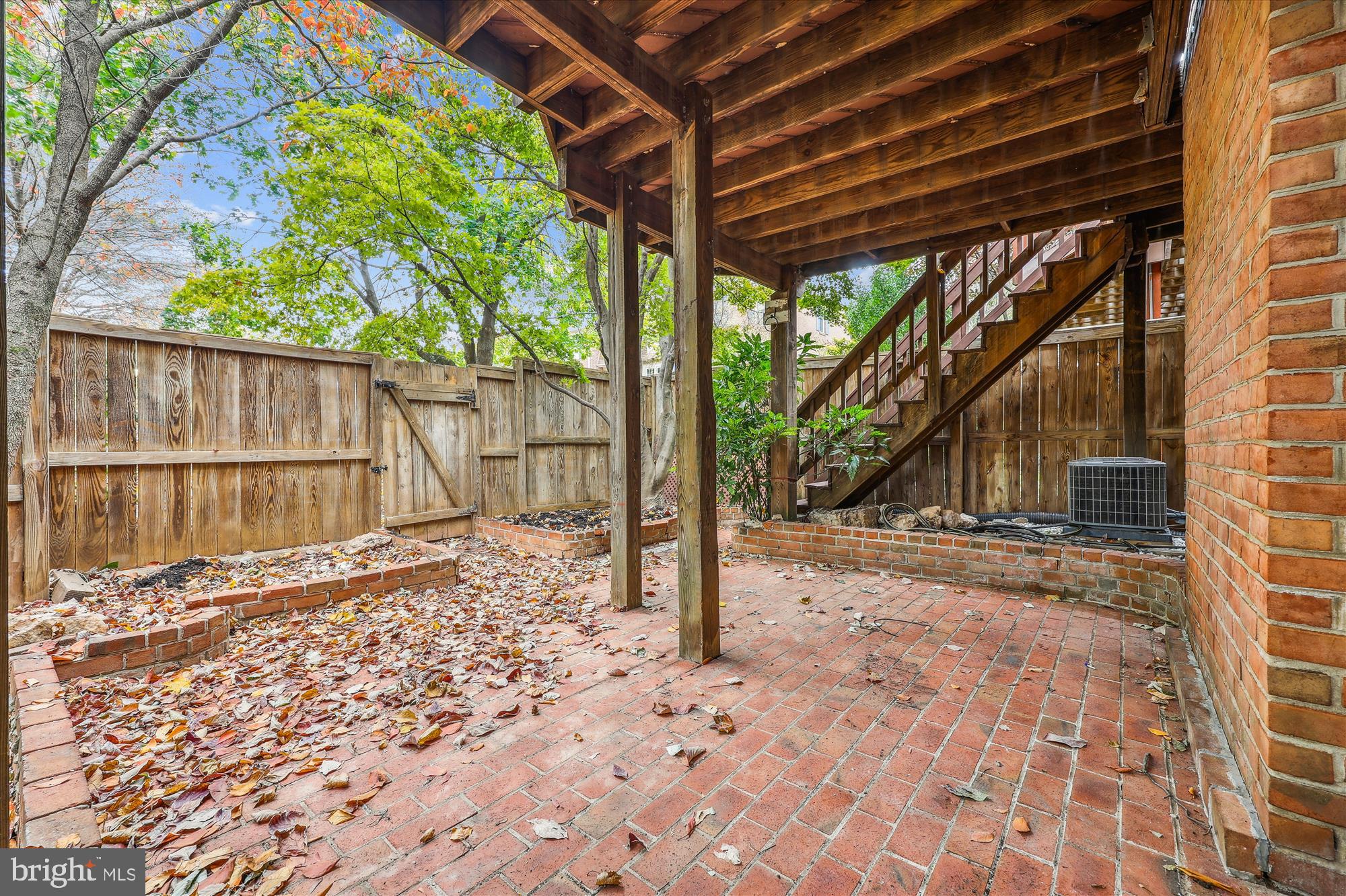 TIMBERLAWN - Residential