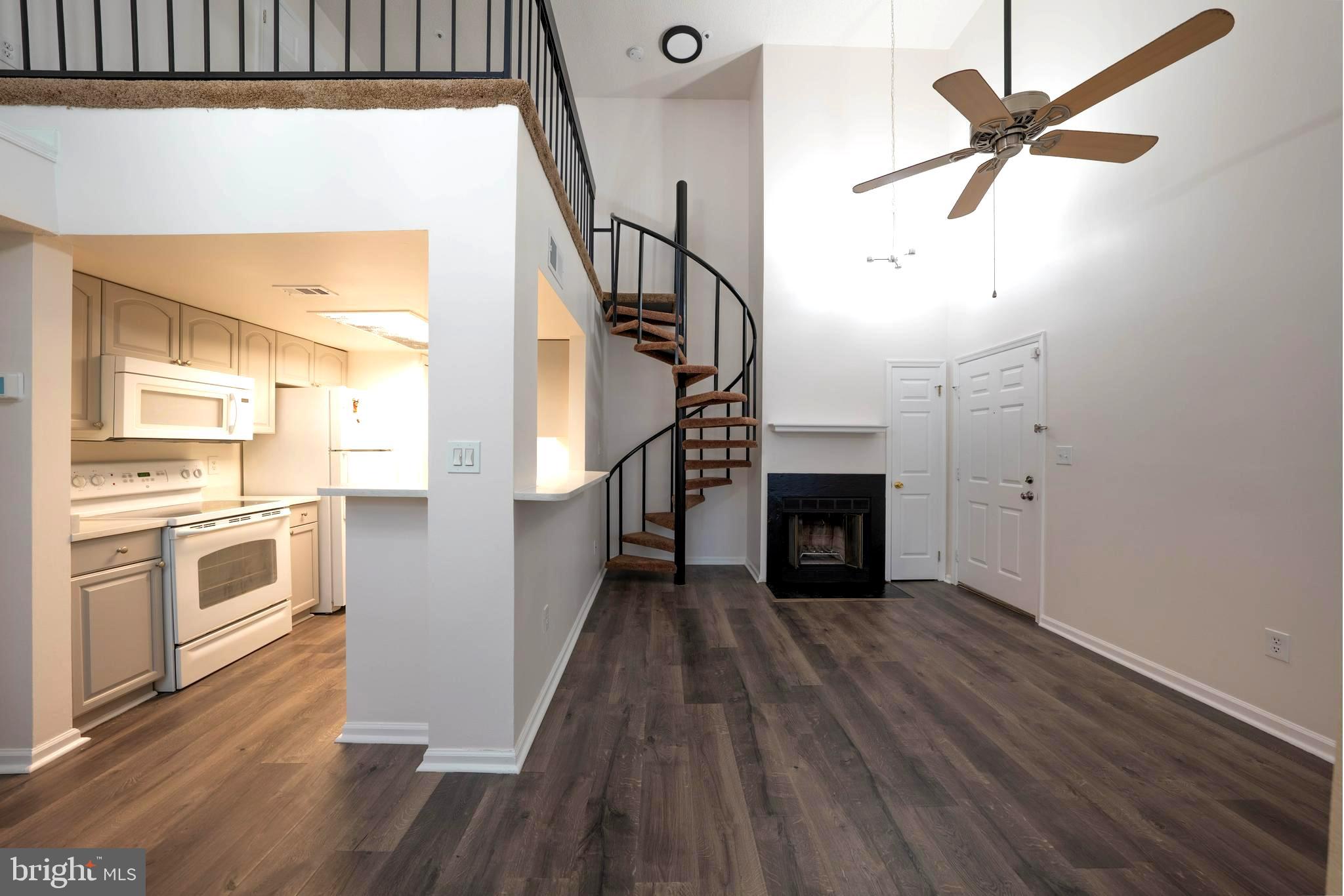 VISTAS AT LAUREL LAKES - Residential