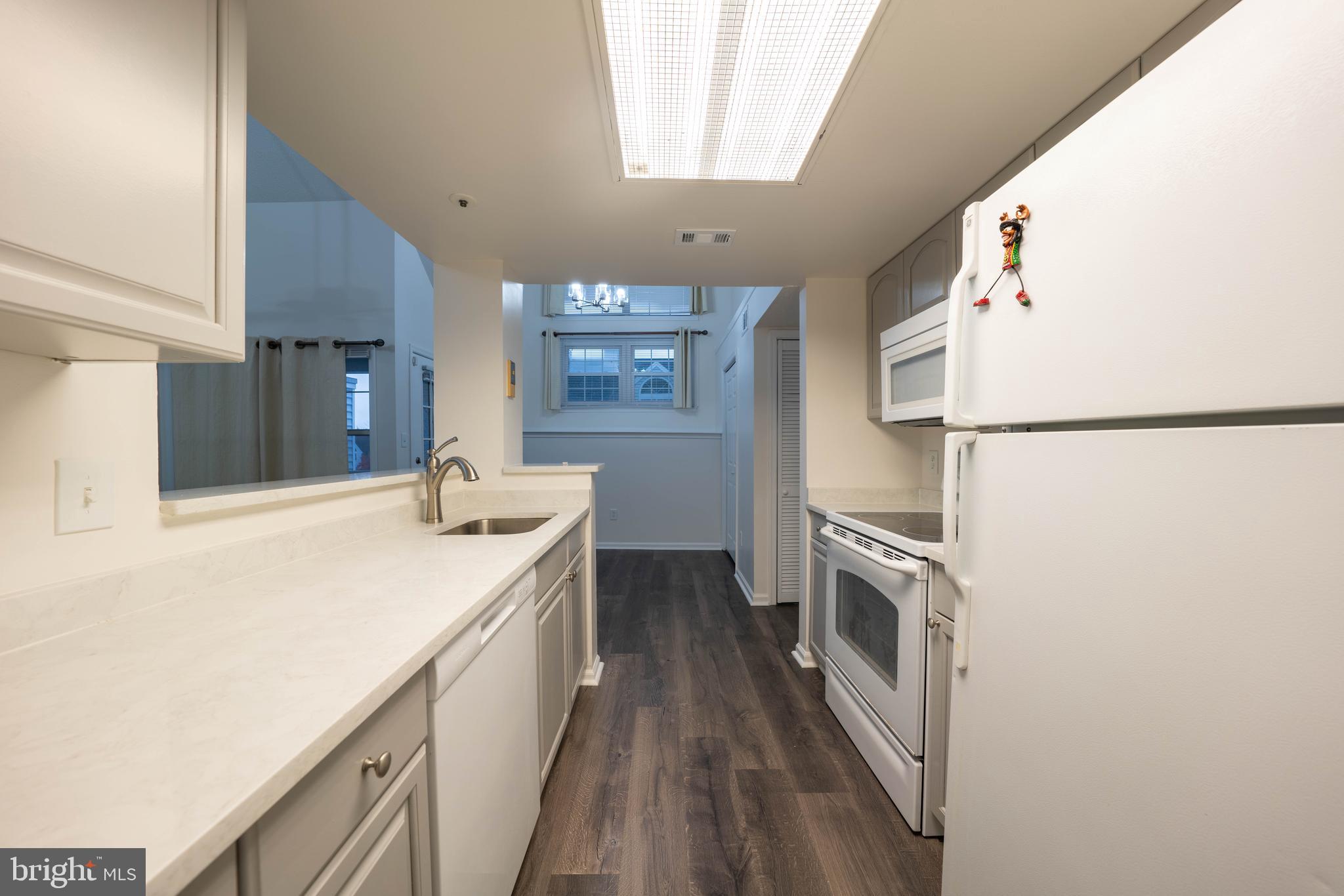 VISTAS AT LAUREL LAKES - Residential