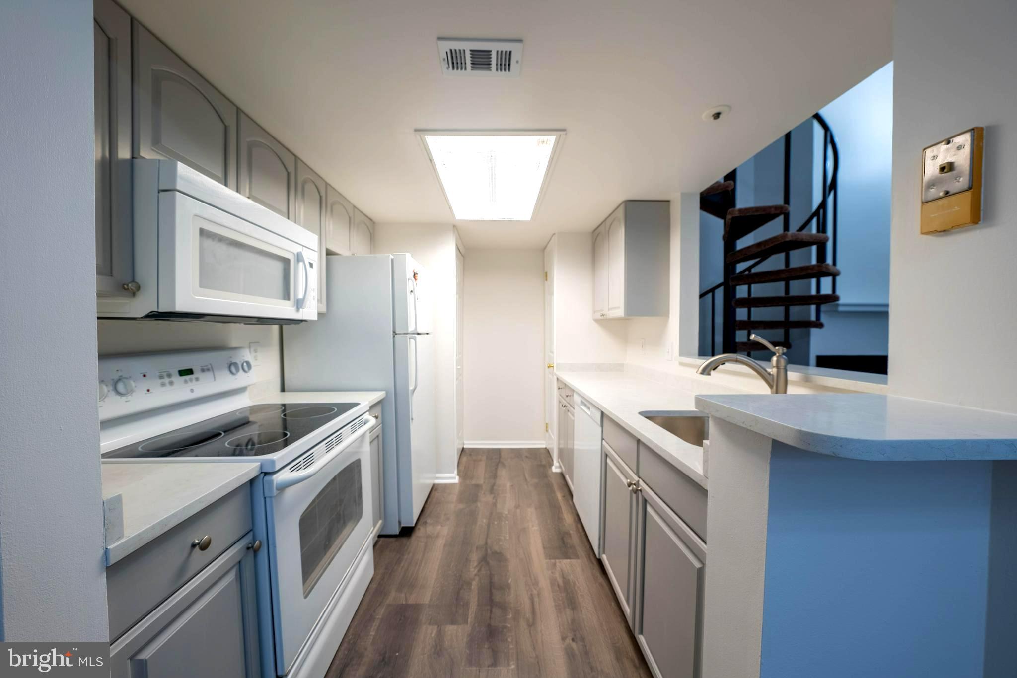 VISTAS AT LAUREL LAKES - Residential