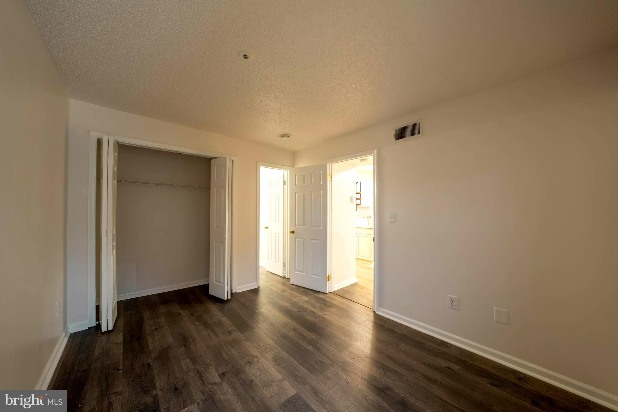 VISTAS AT LAUREL LAKES - Residential