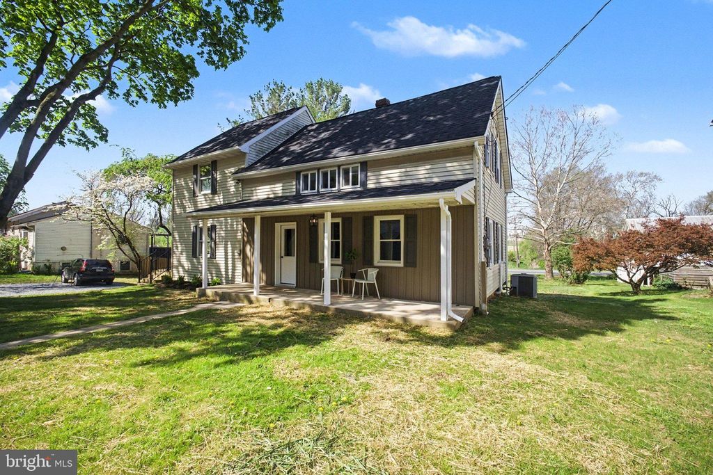 Photo of 922 N Old Road, STRASBURG, PA 17579 (MLS # PALA2086908)