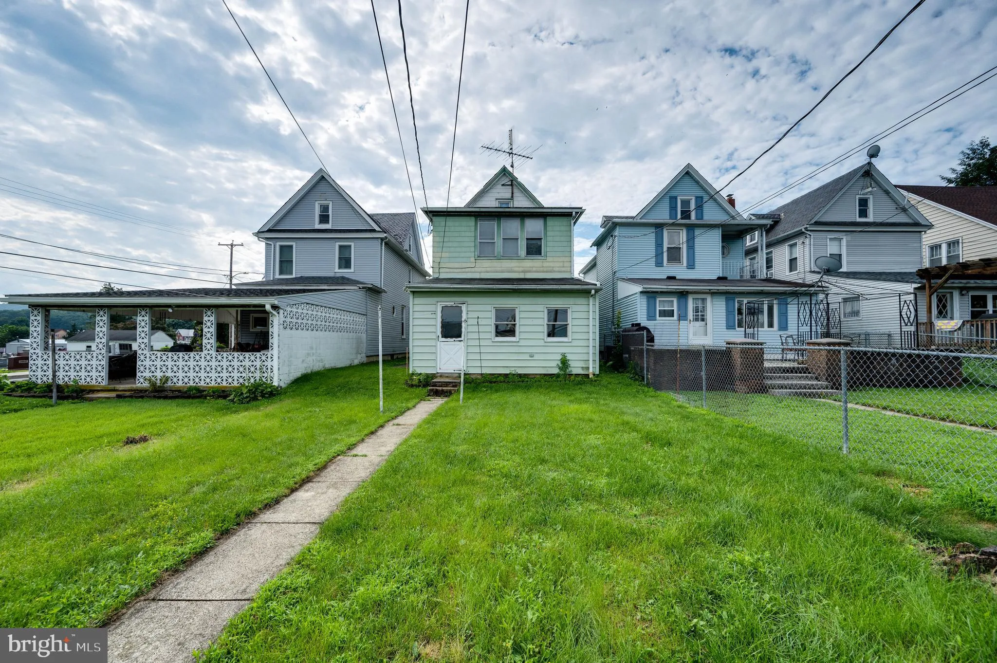 Fleetwood, Pennsylvania 19522, United States, 5 Bedrooms Bedrooms, ,2 BathroomsBathrooms,Residential,Active,163604