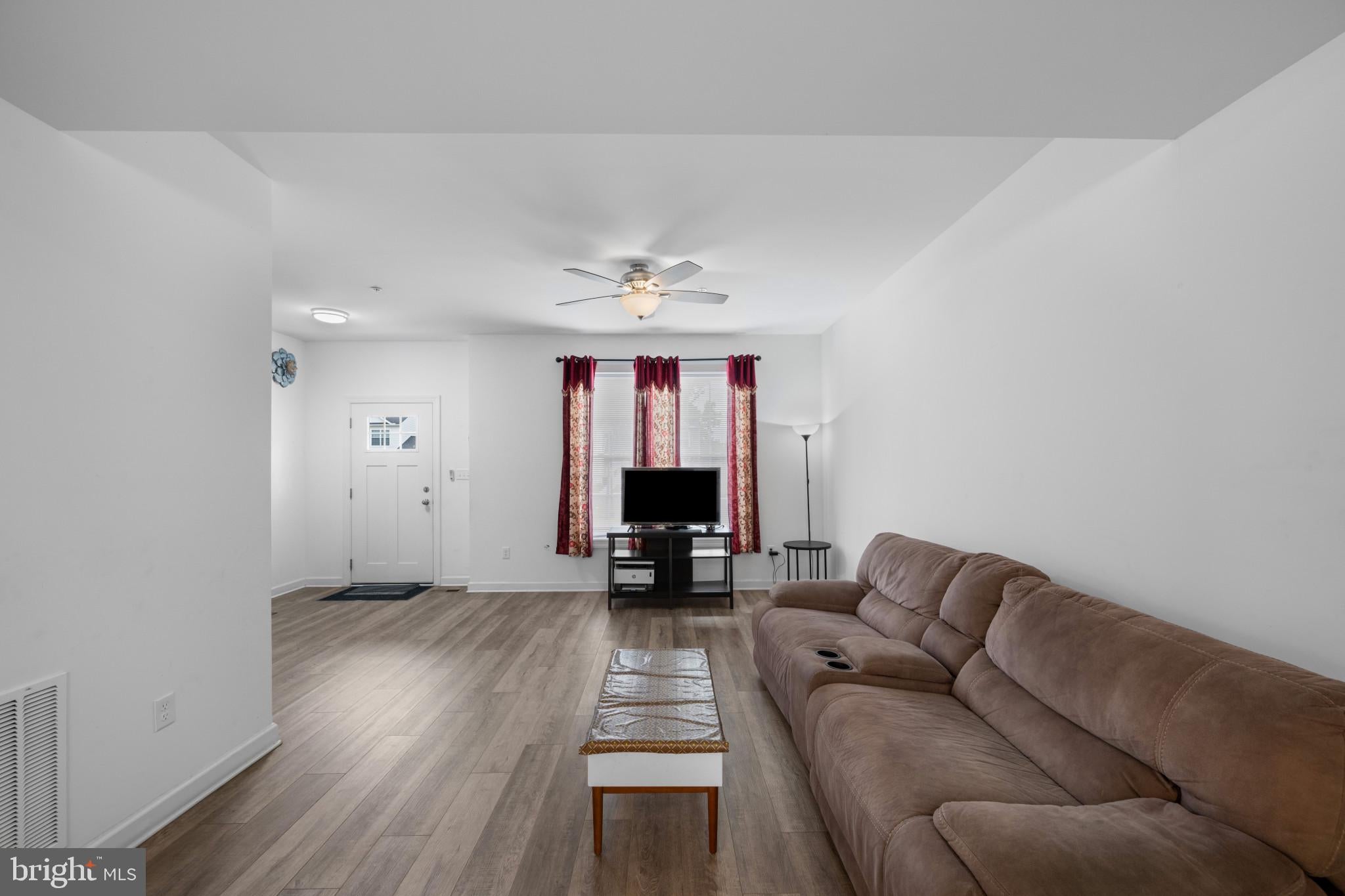 31 PARKVIEW DR