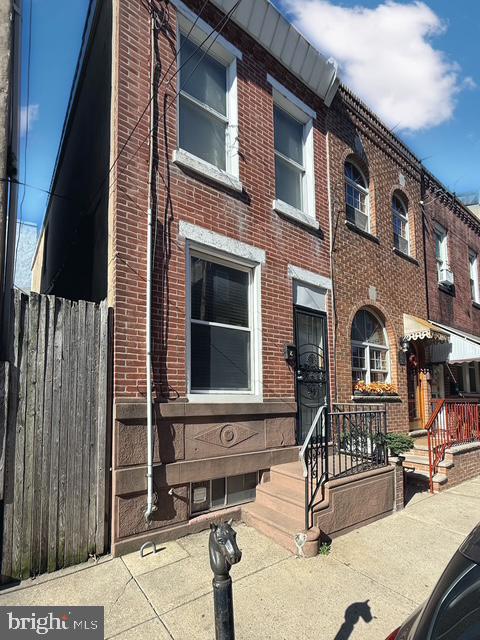 Townhouse For Sale - 900 Annin Street<br/> PHILADELPHIA, PA 19147