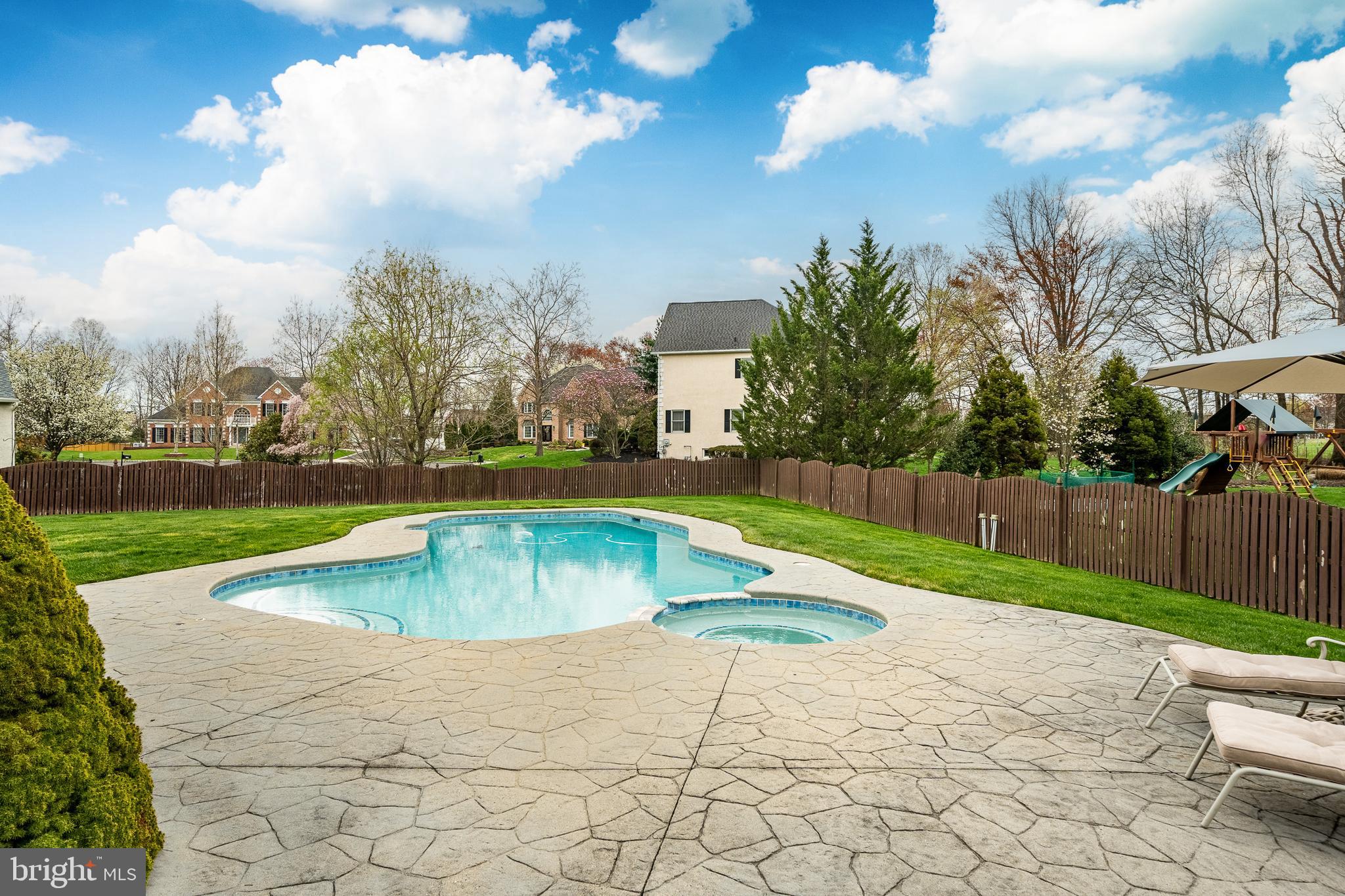 ESTS AT WINDLESTRA - Residential