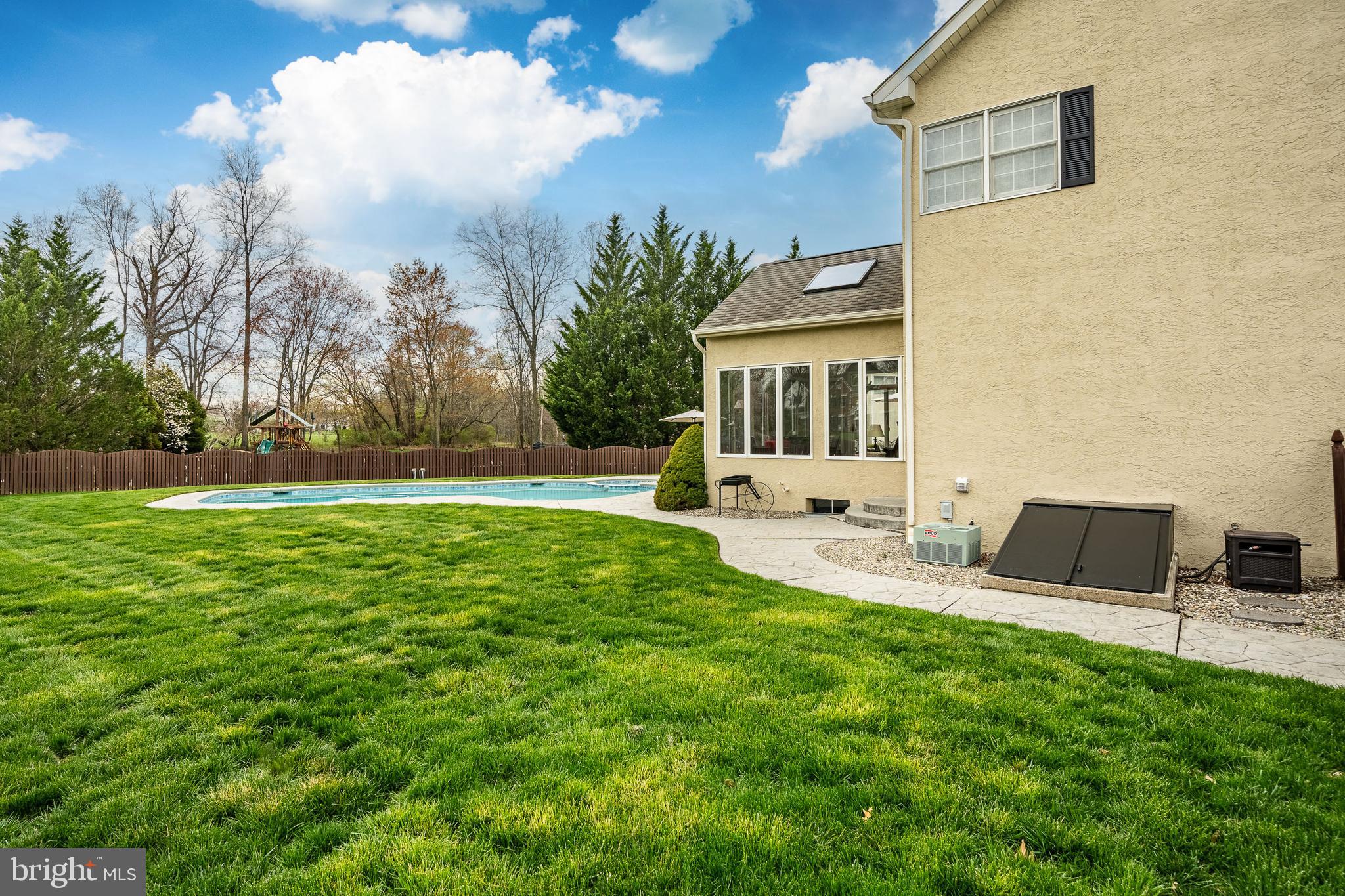 ESTS AT WINDLESTRA - Residential