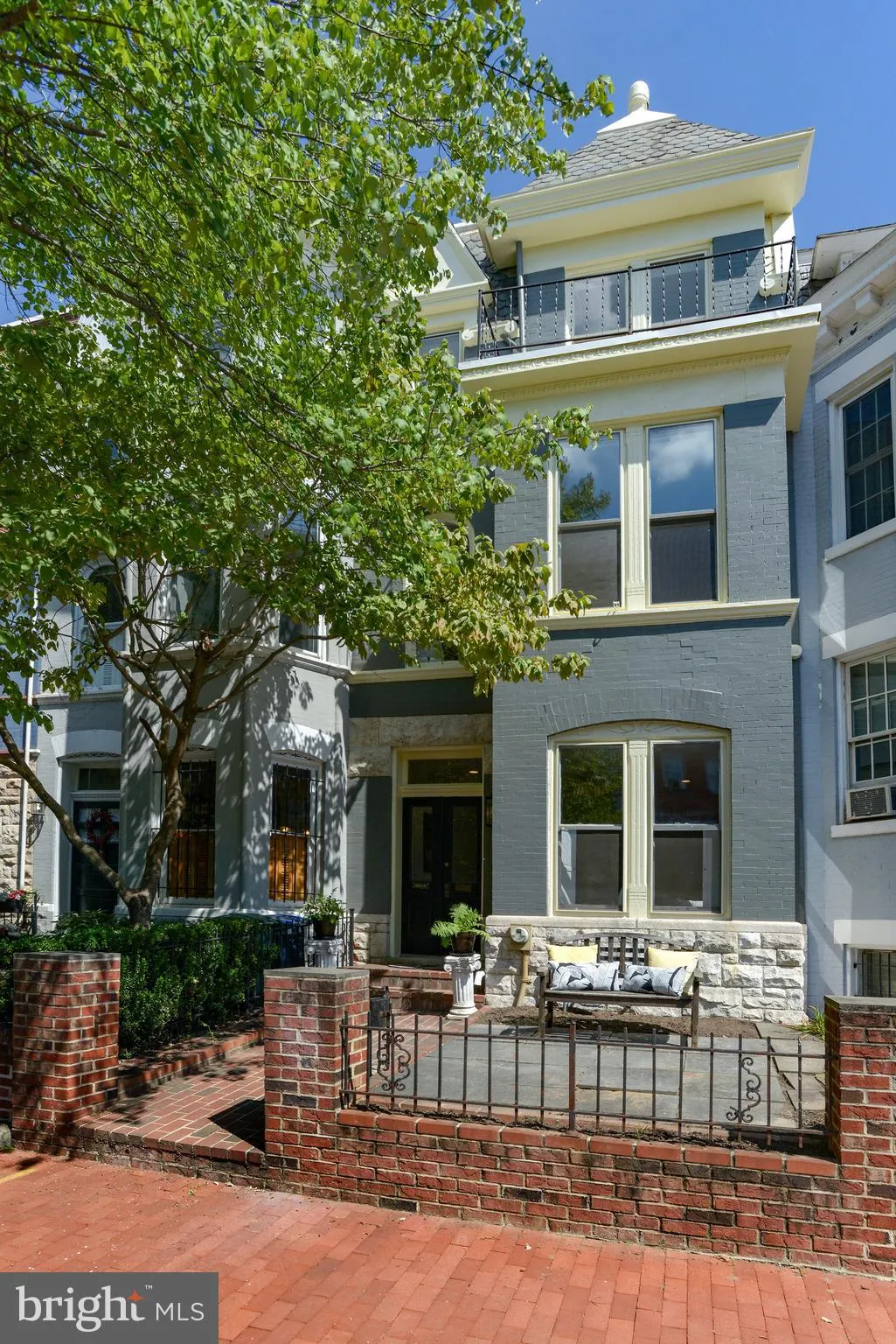 215 9th Street NE, Washington, DC 20002