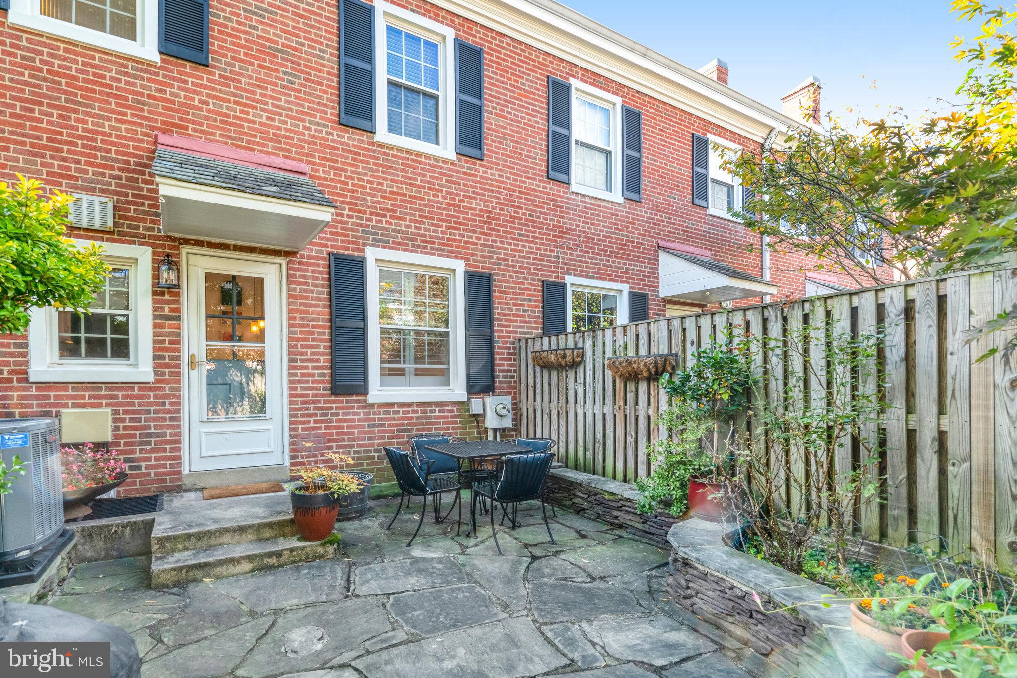 FAIRLINGTON MEWS - Residential Lease