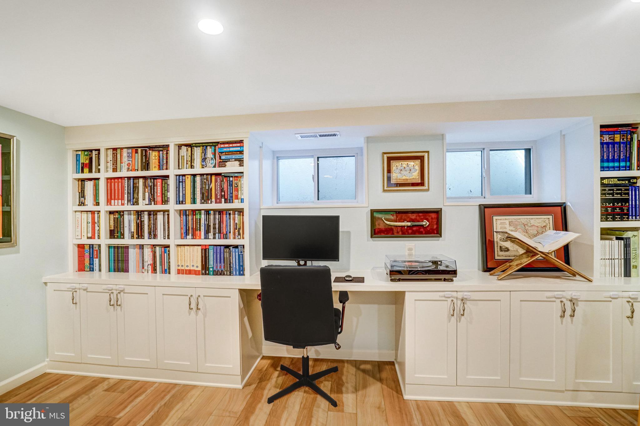 FAIRLINGTON MEWS - Residential Lease