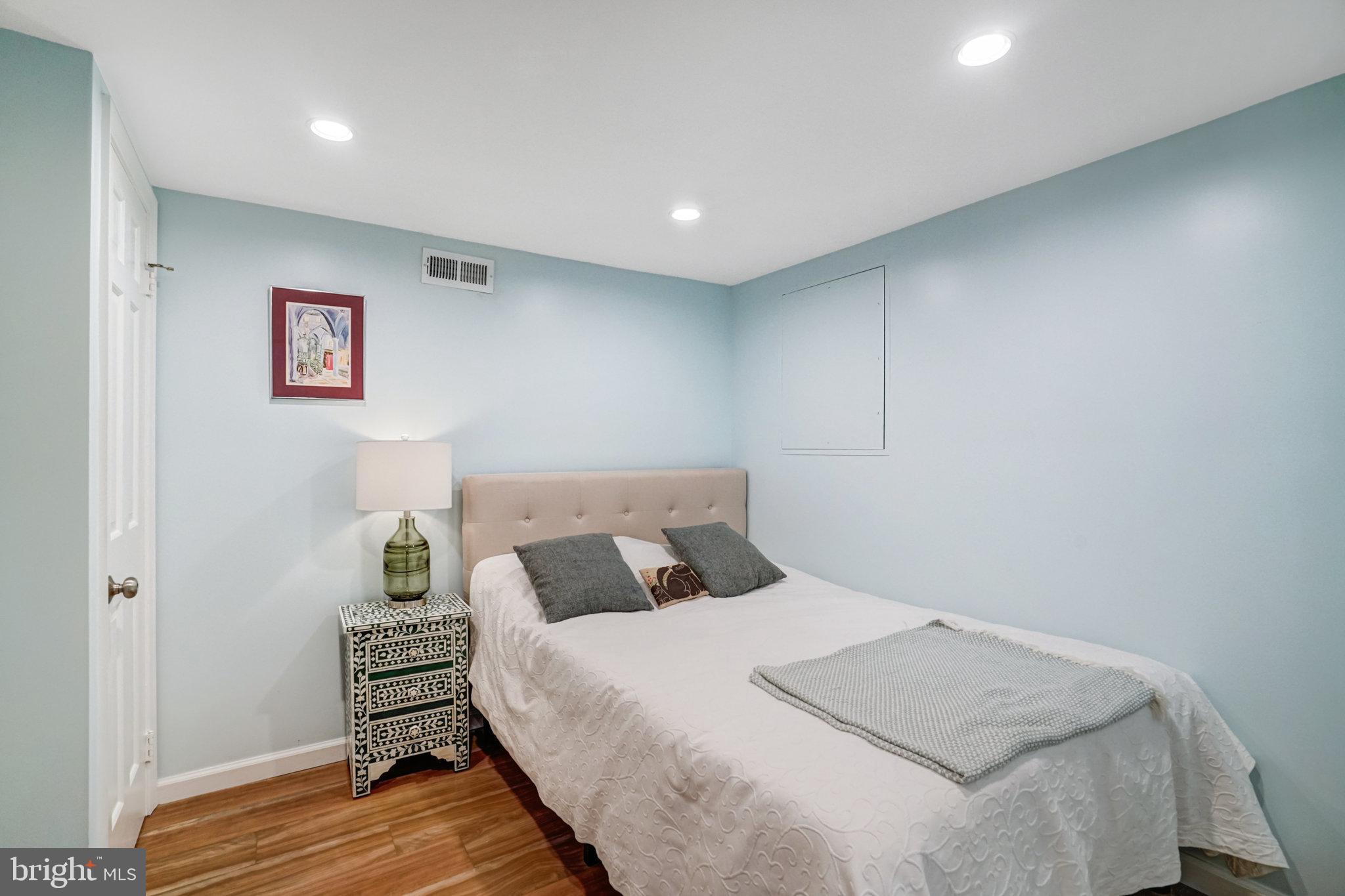 FAIRLINGTON MEWS - Residential Lease